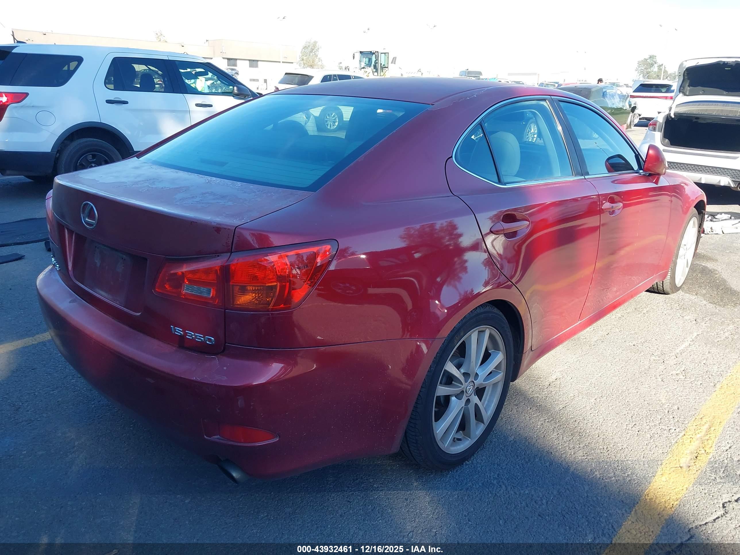 LEXUS IS image 4