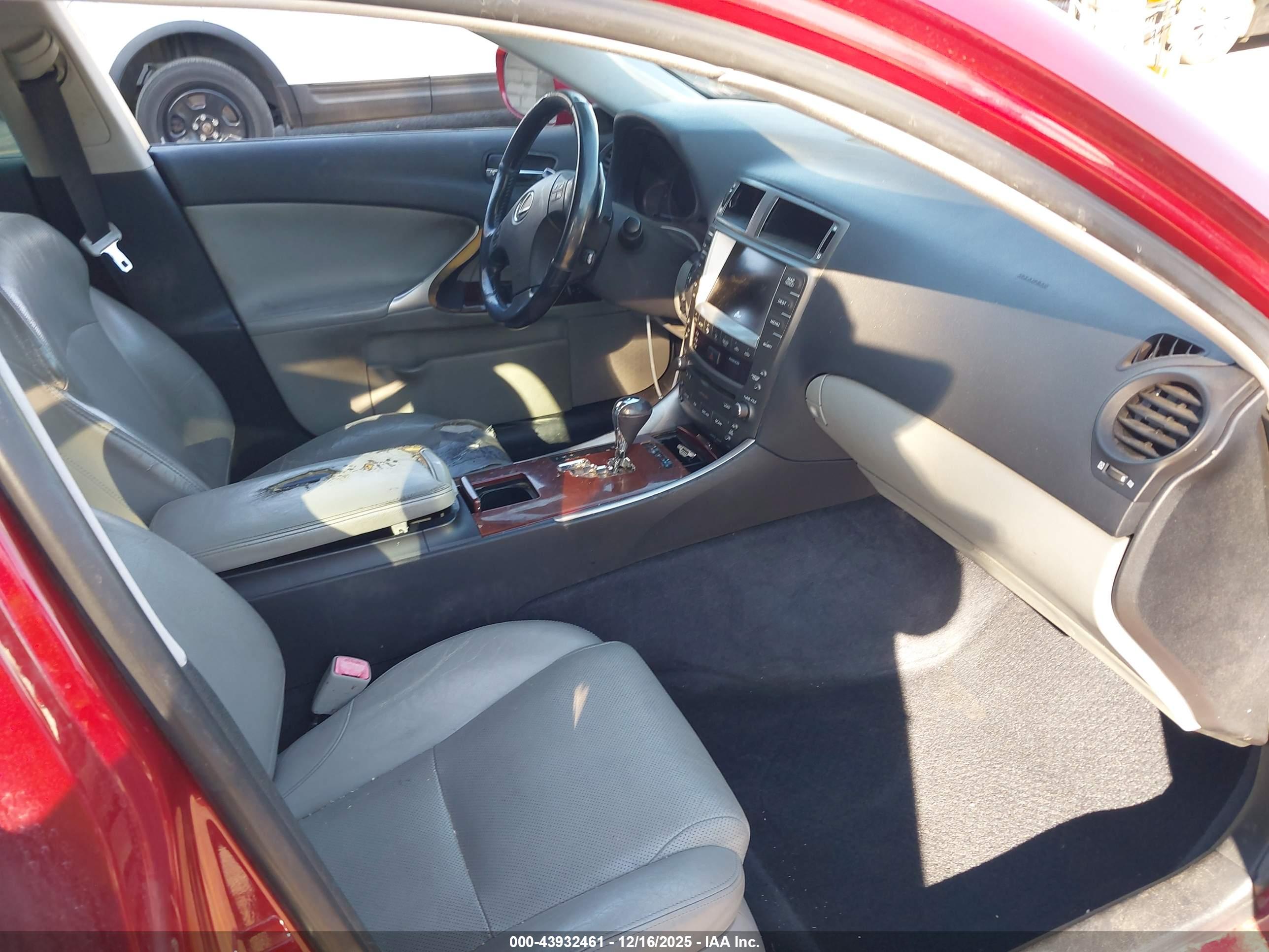 LEXUS IS image 5