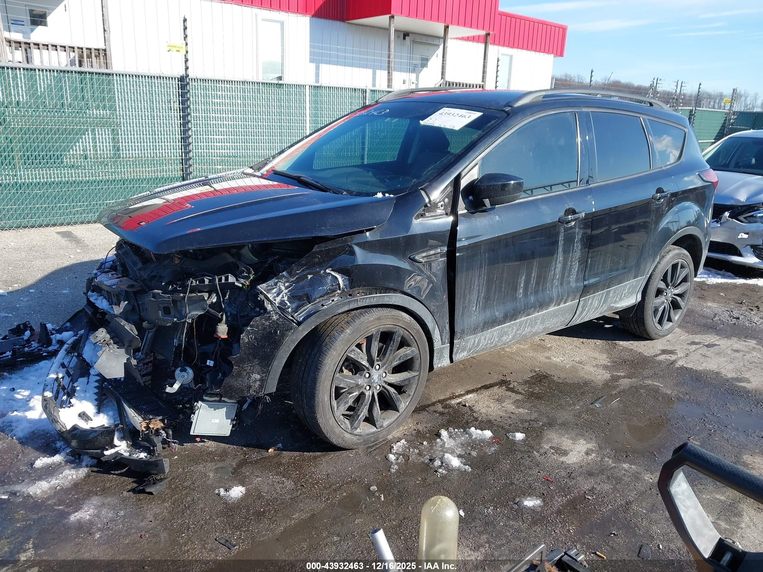 FORD ESCAPE image 2