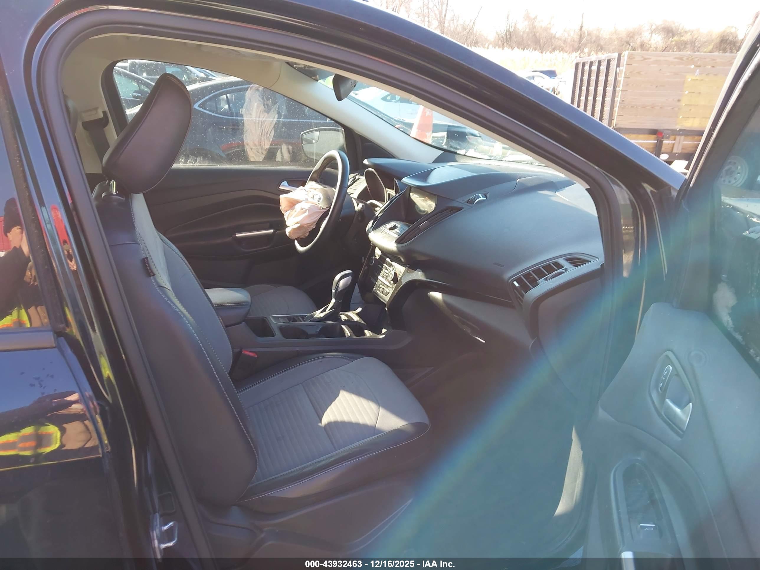 FORD ESCAPE image 5
