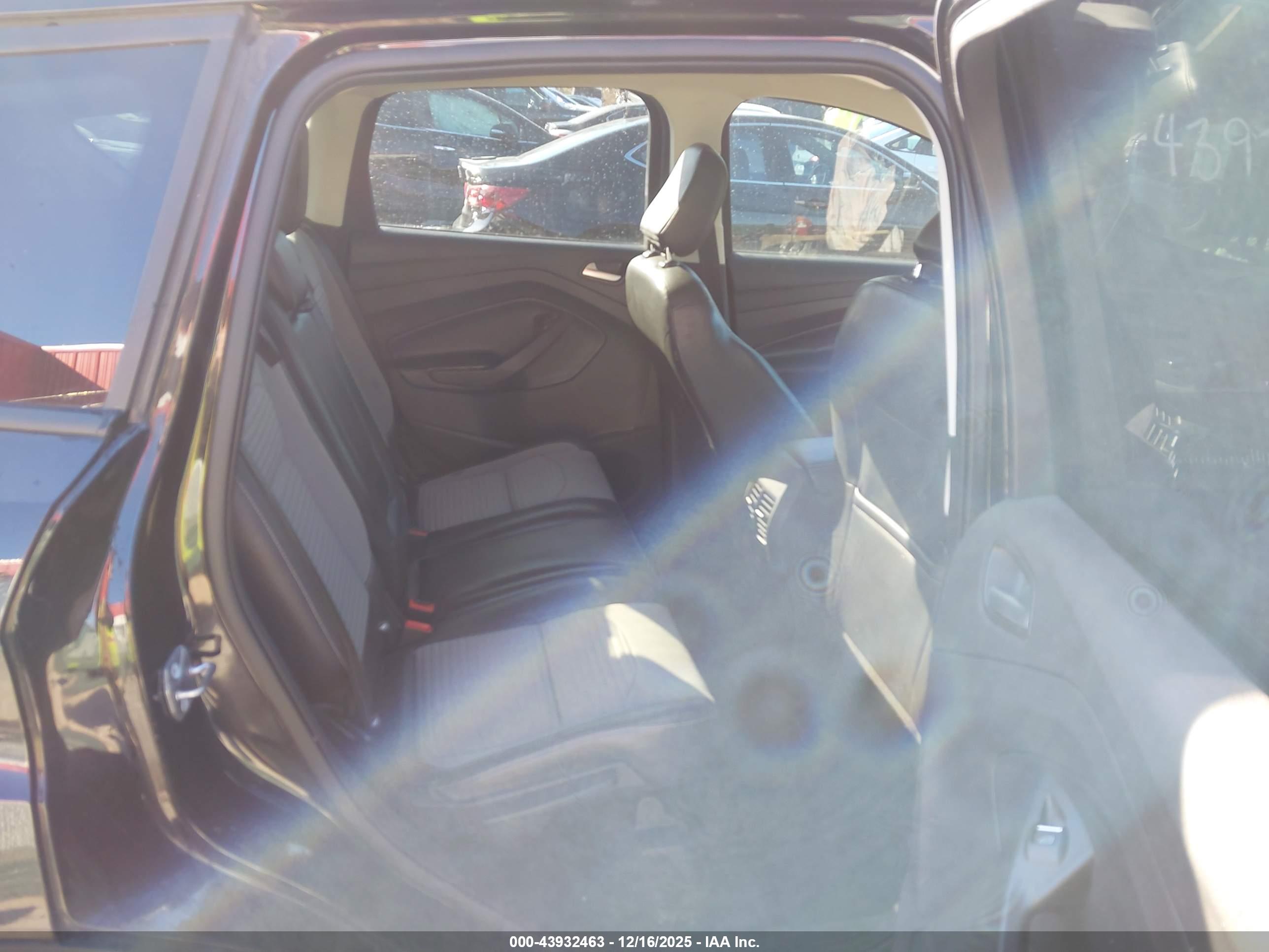 FORD ESCAPE image 8