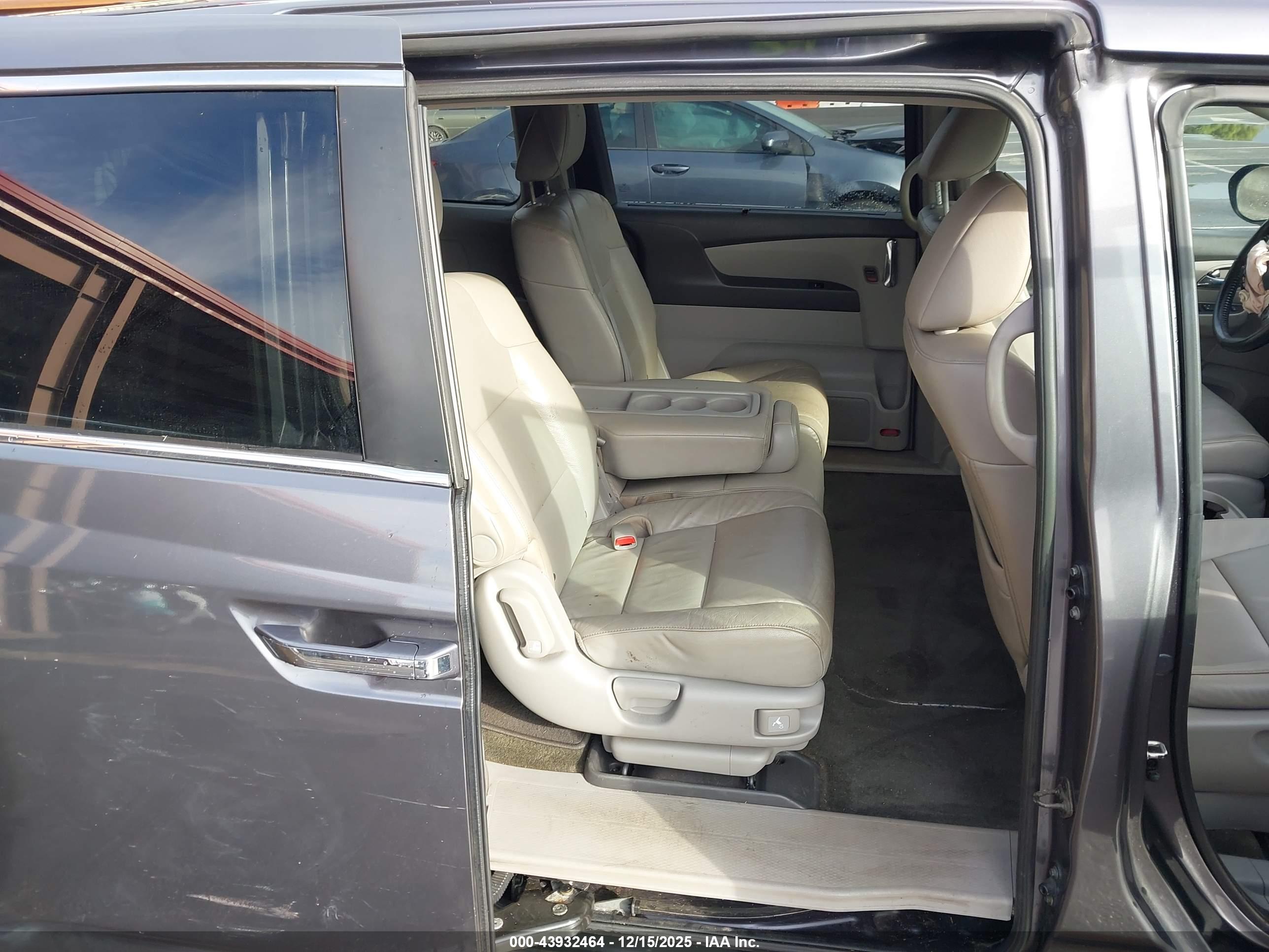 HONDA ODYSSEY image 8