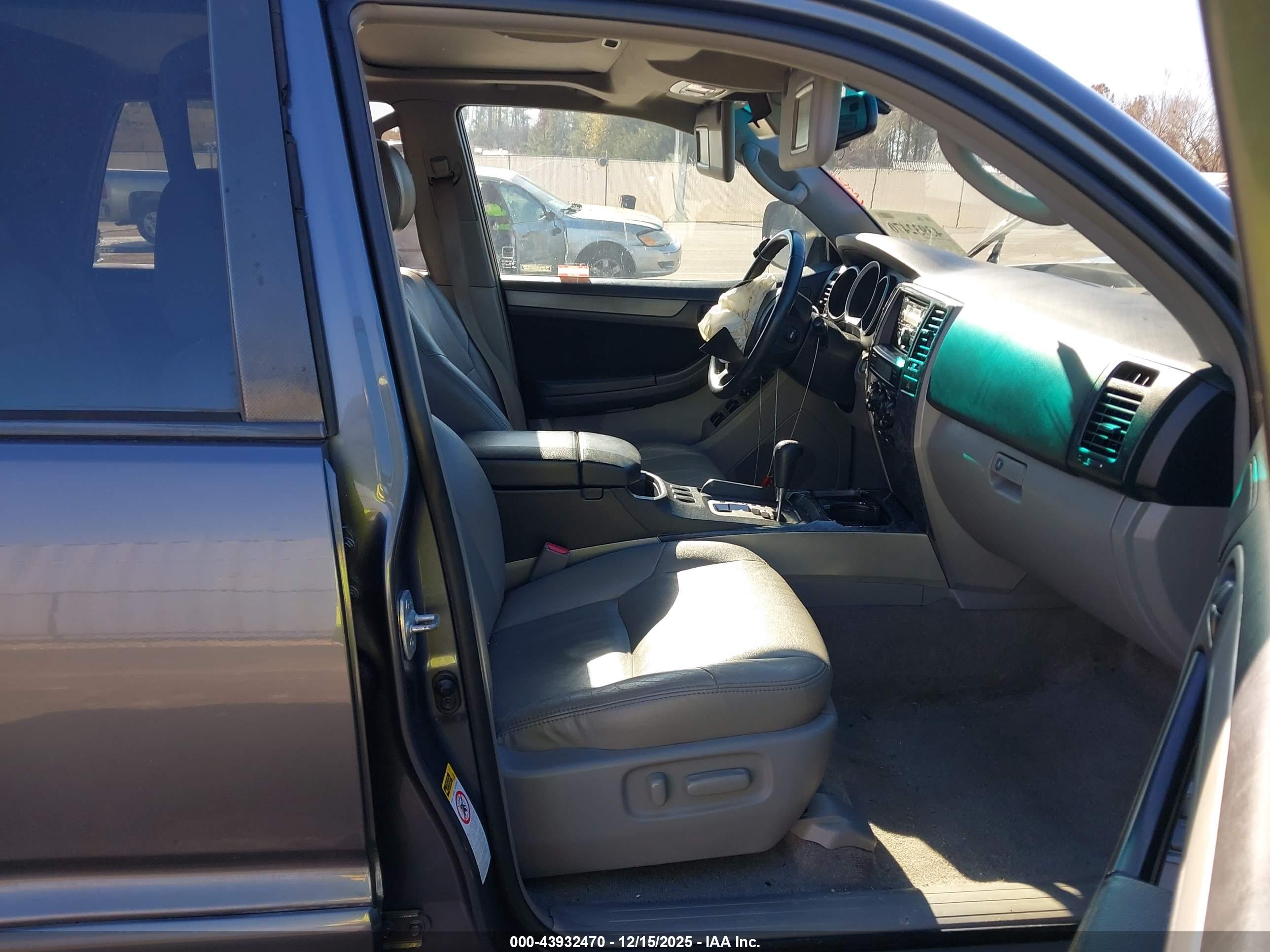TOYOTA 4RUNNER image 5