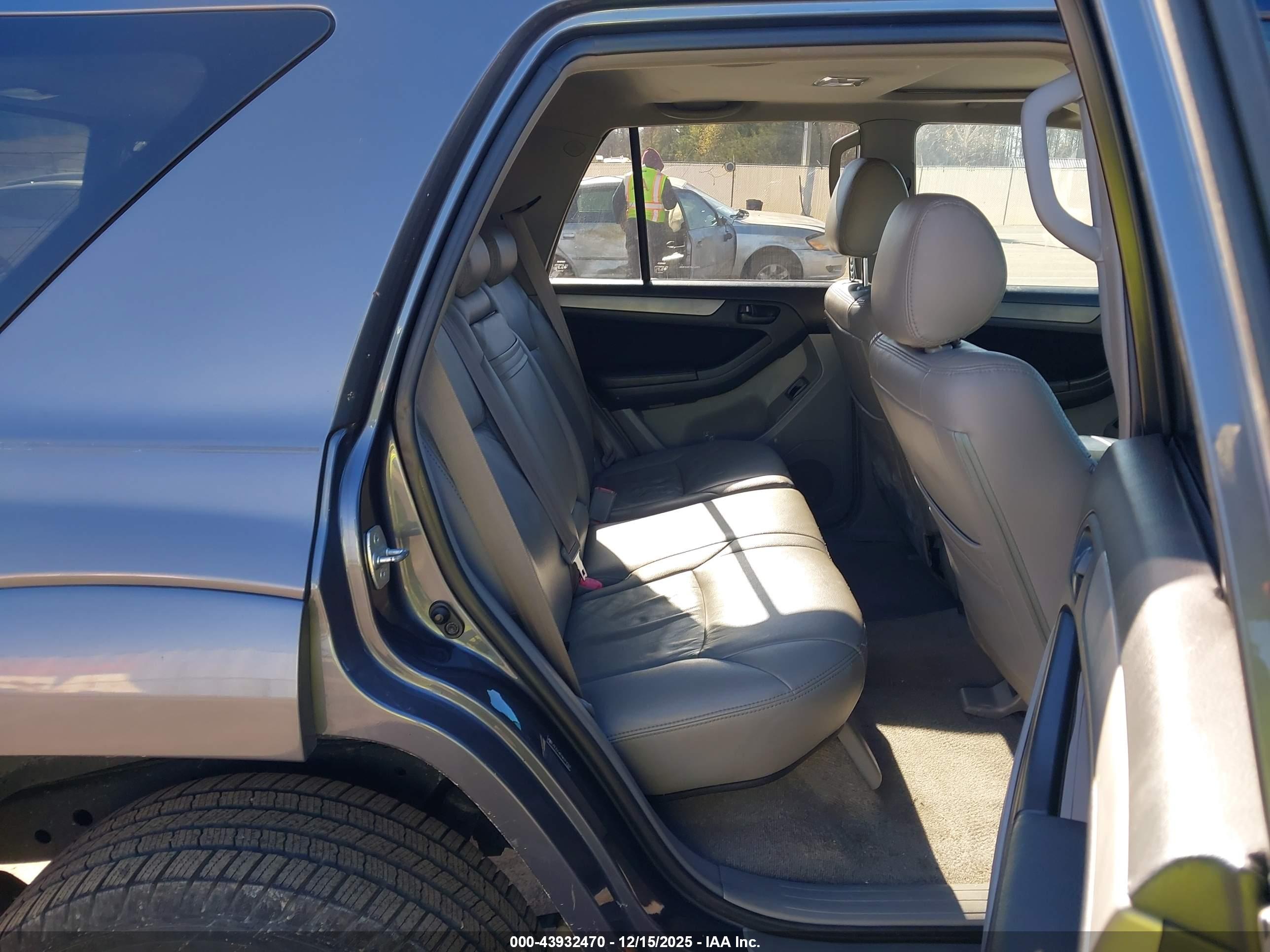 TOYOTA 4RUNNER image 8