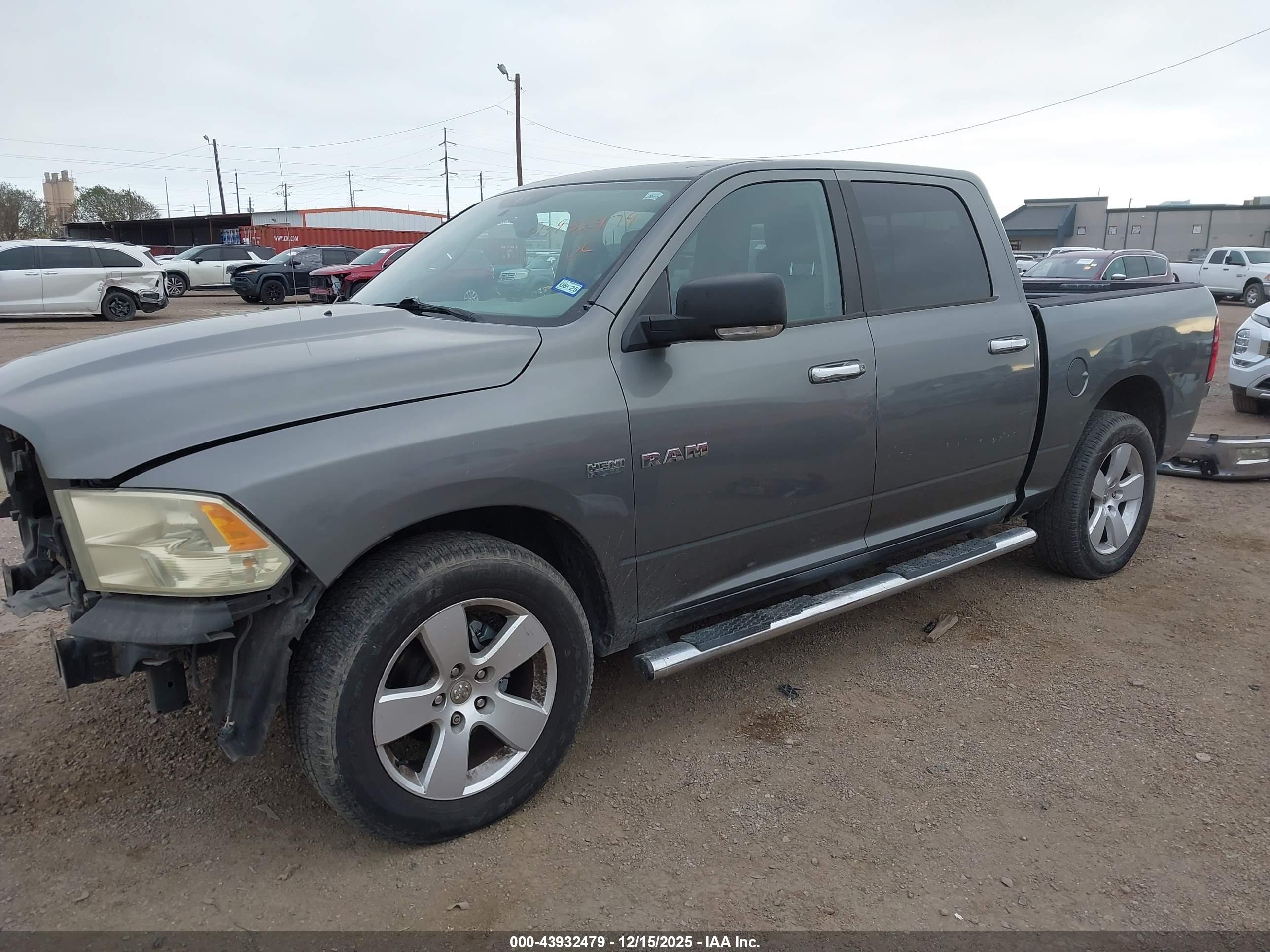 DODGE RAM image 2