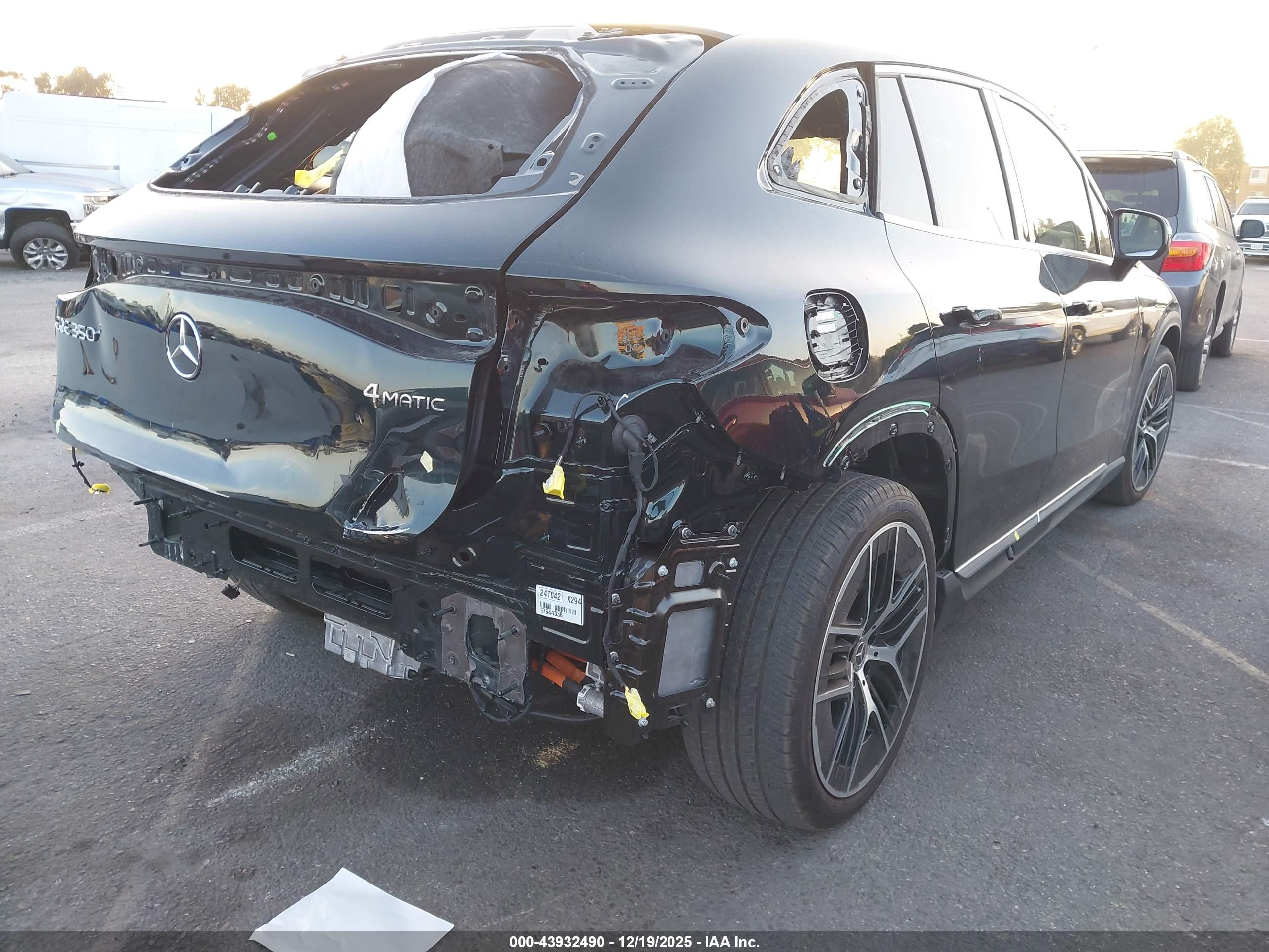 MERCEDES-BENZ EQE image 4