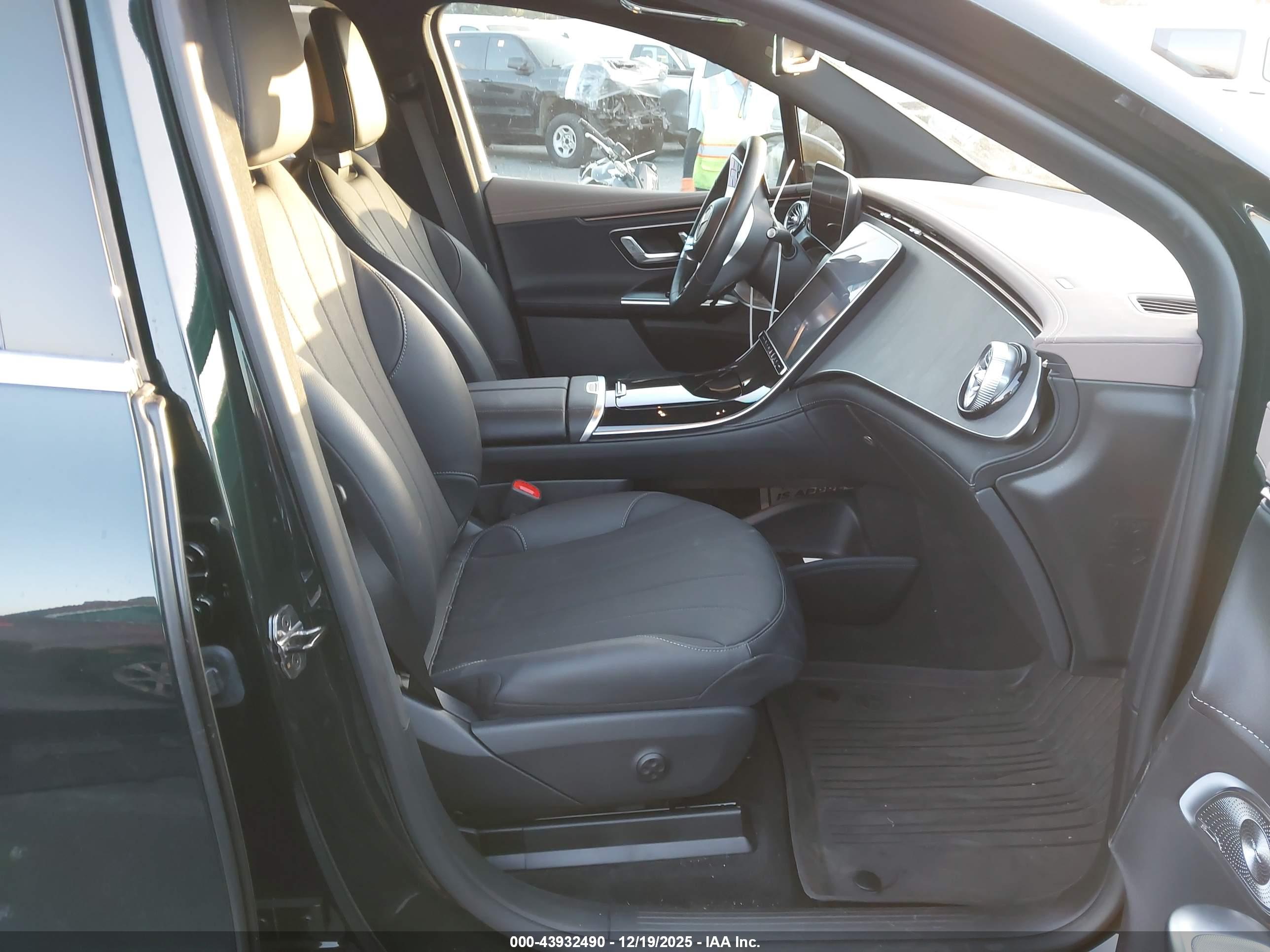 MERCEDES-BENZ EQE image 5