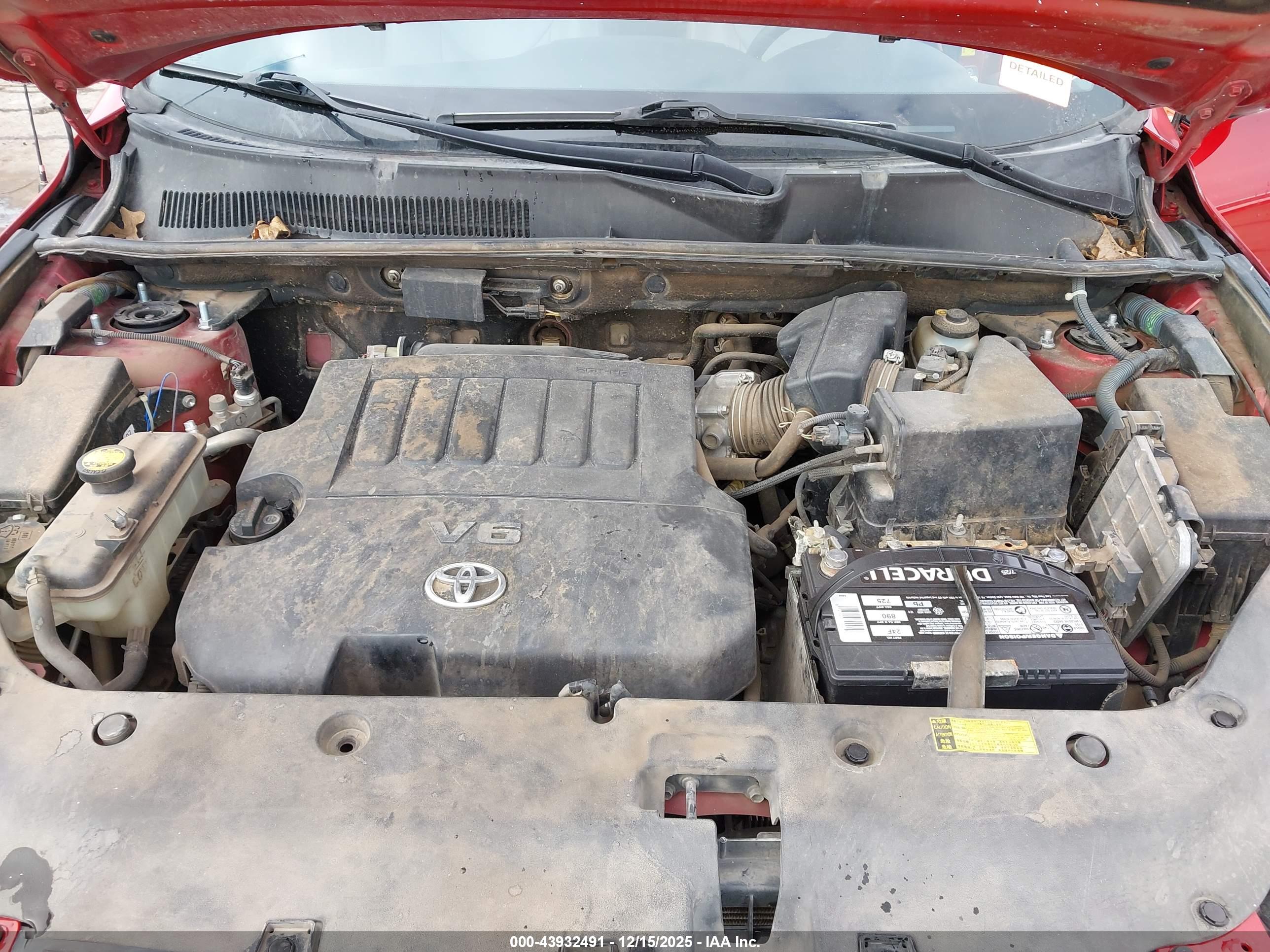 TOYOTA RAV4 image 10