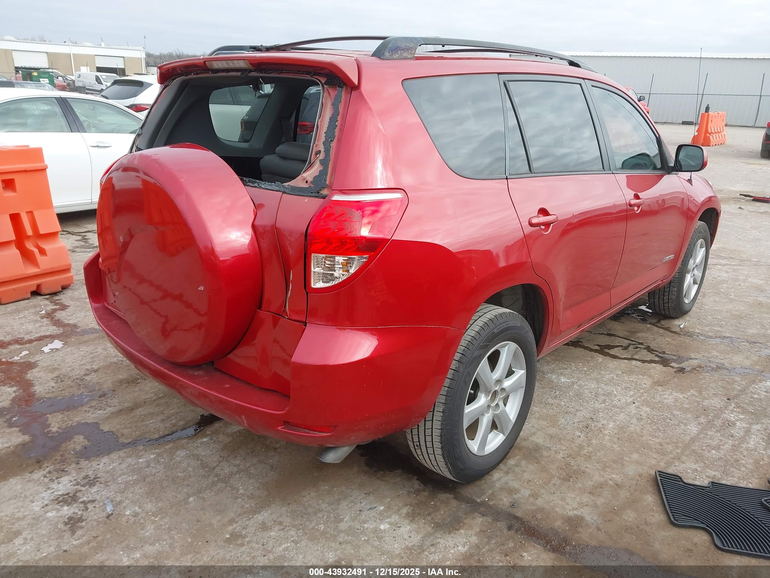 TOYOTA RAV4 image 4