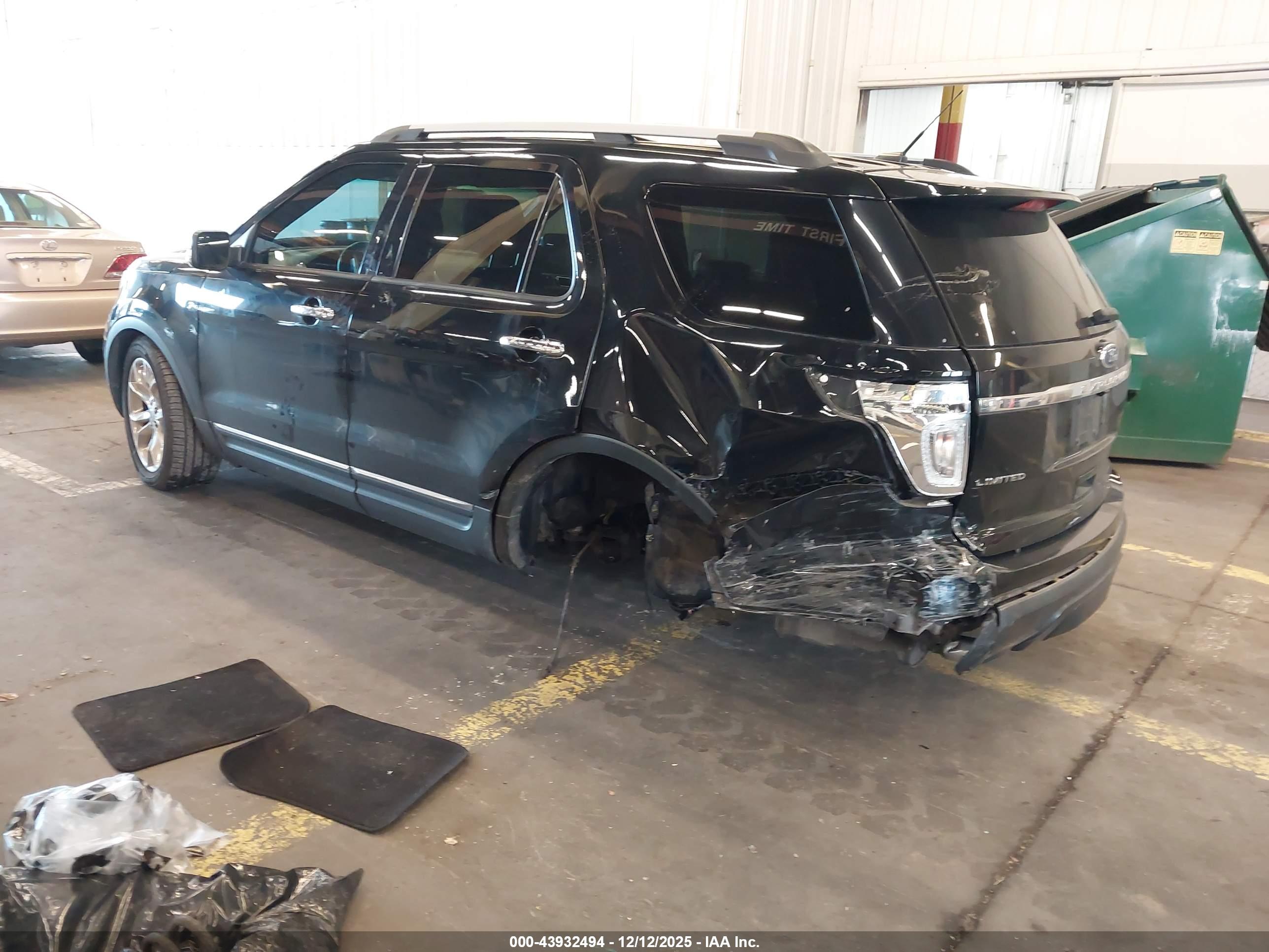 FORD EXPLORER image 3