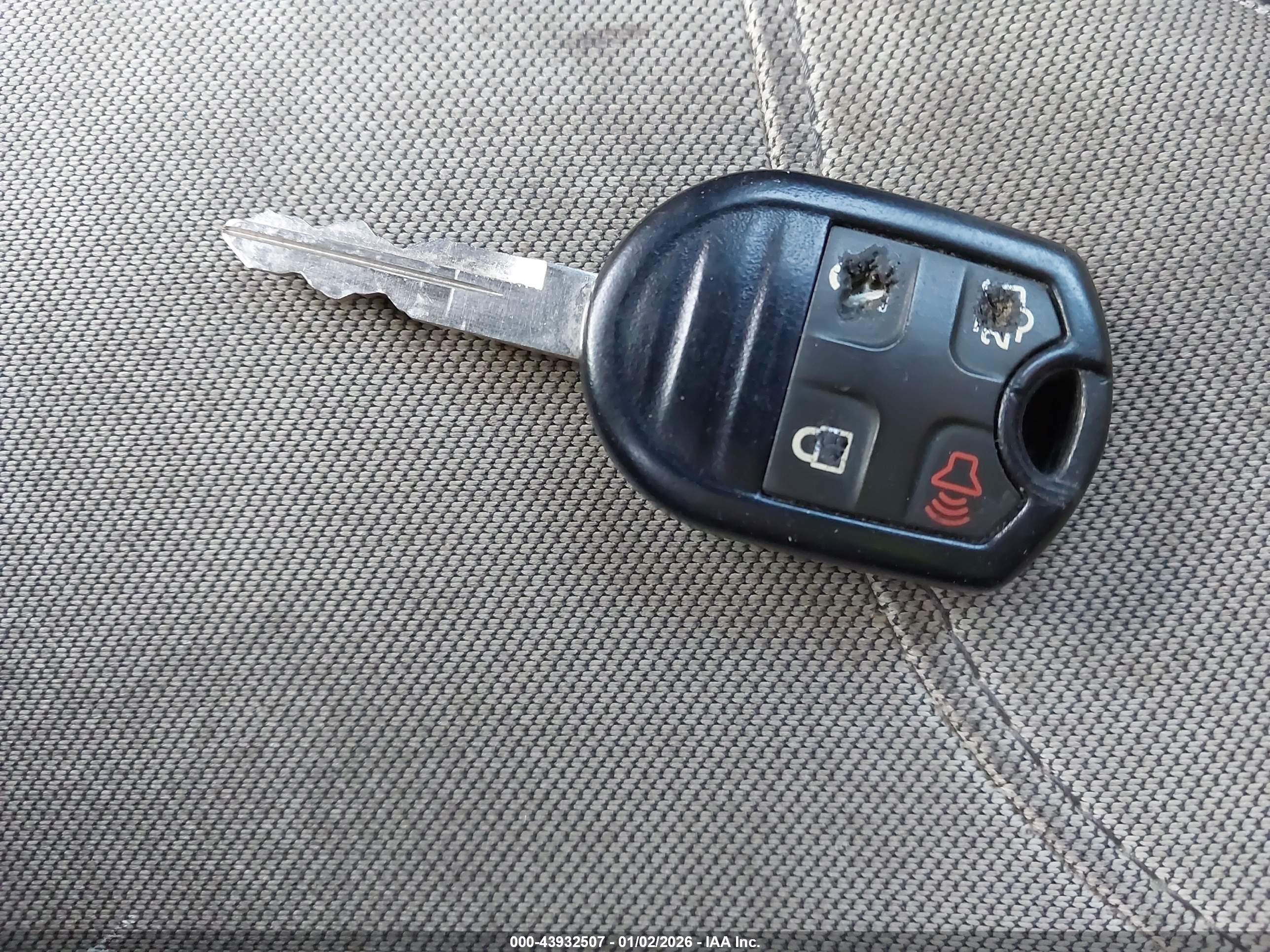 FORD TAURUS image 11