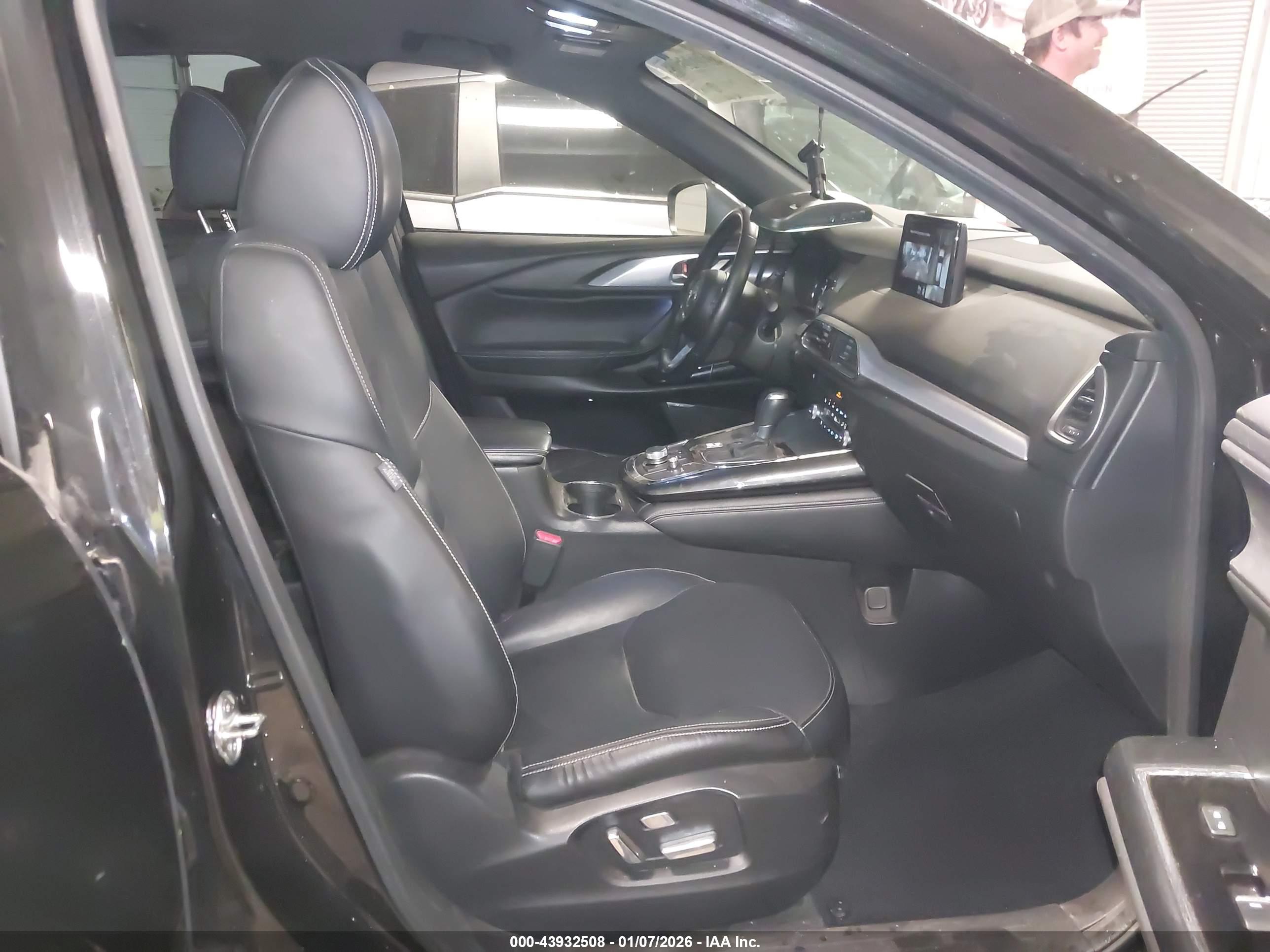 MAZDA CX-9 image 5