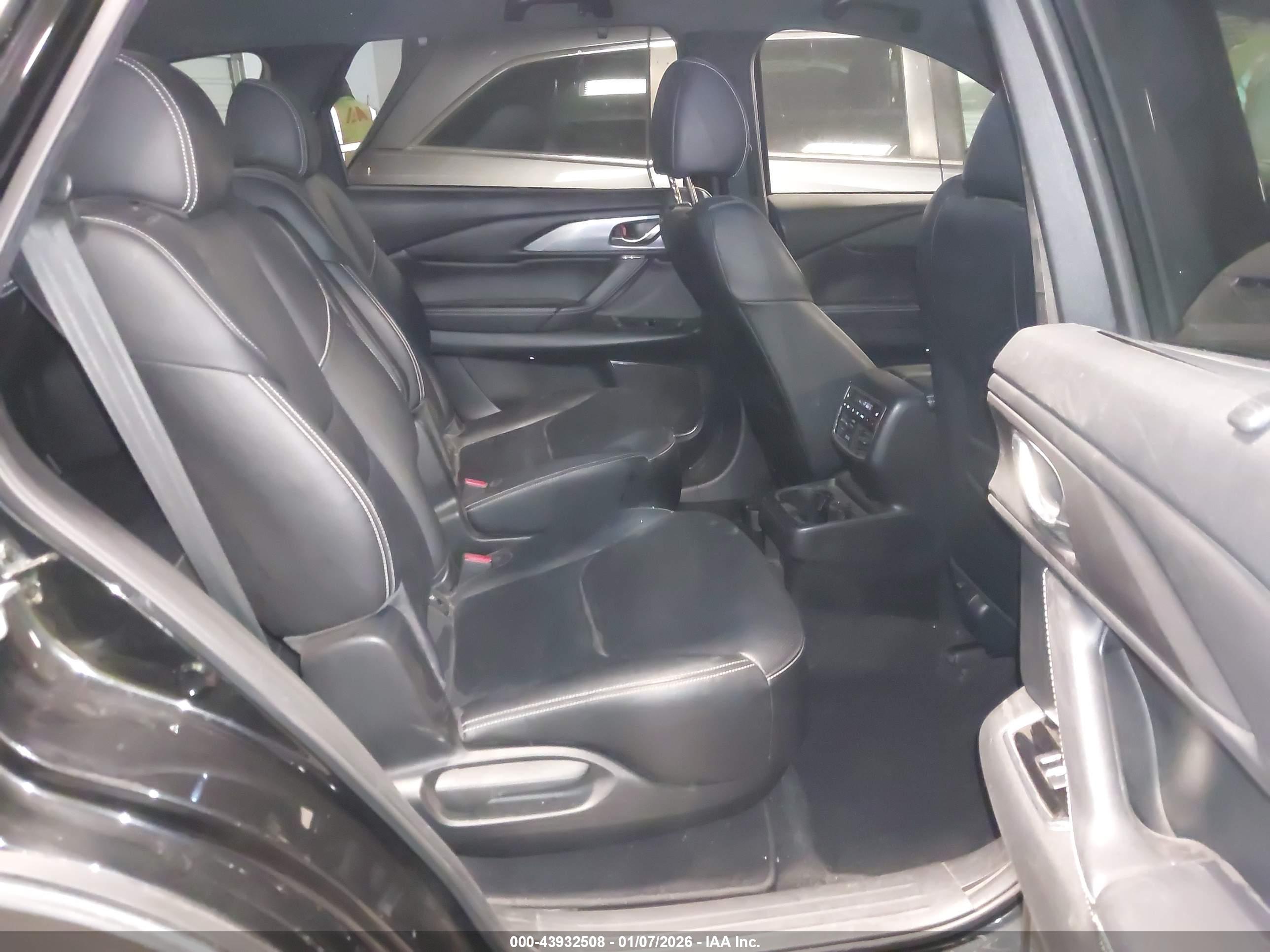 MAZDA CX-9 image 8
