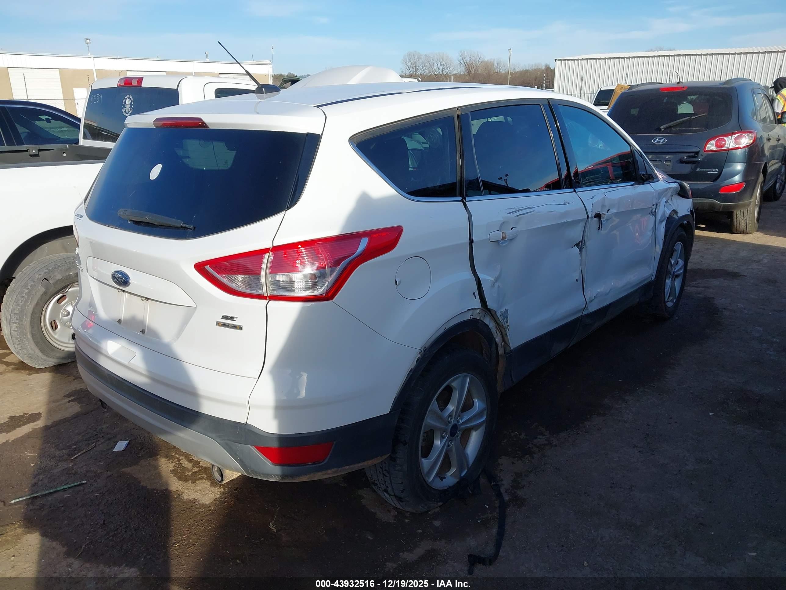 FORD ESCAPE image 4