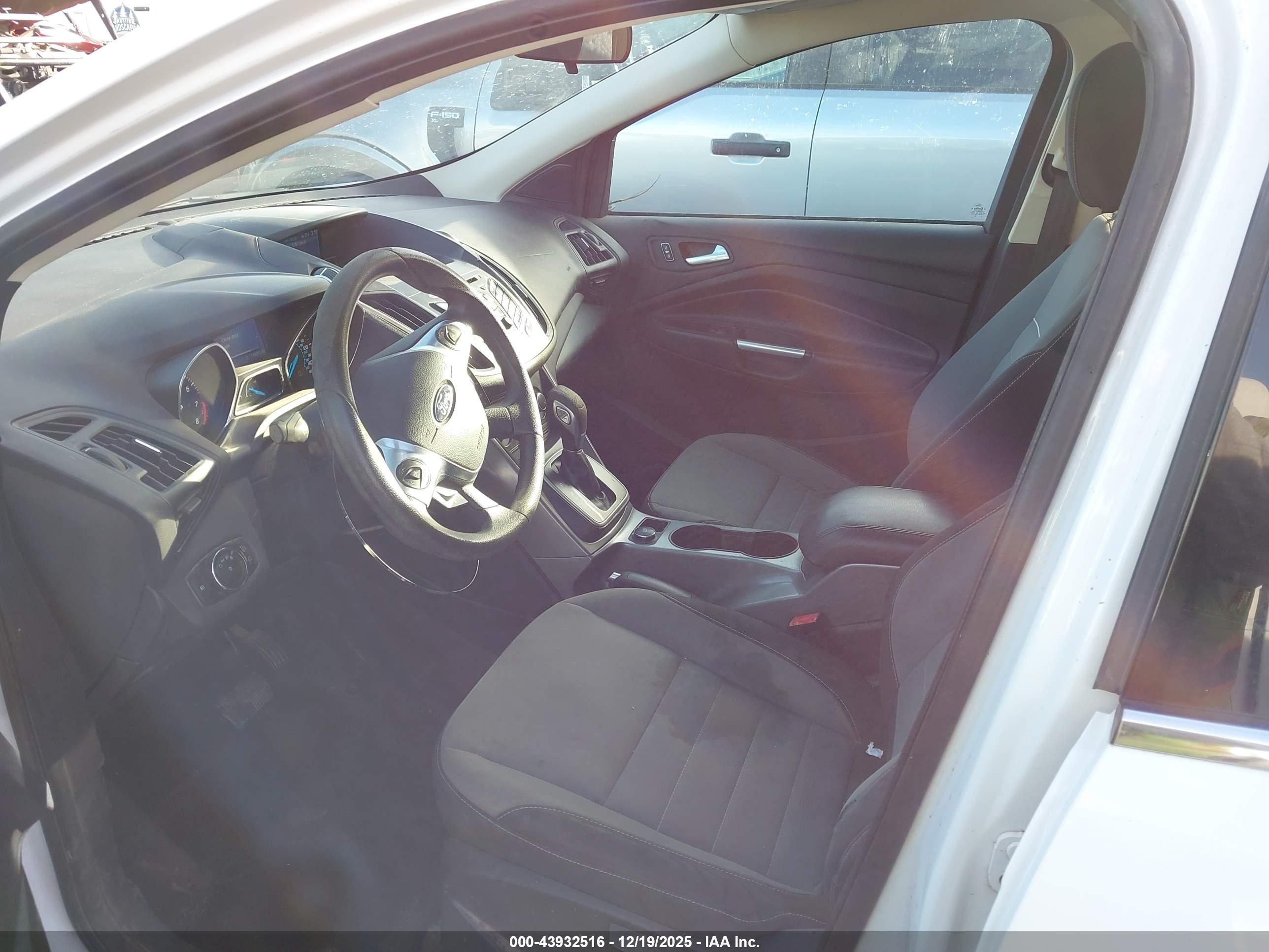 FORD ESCAPE image 5