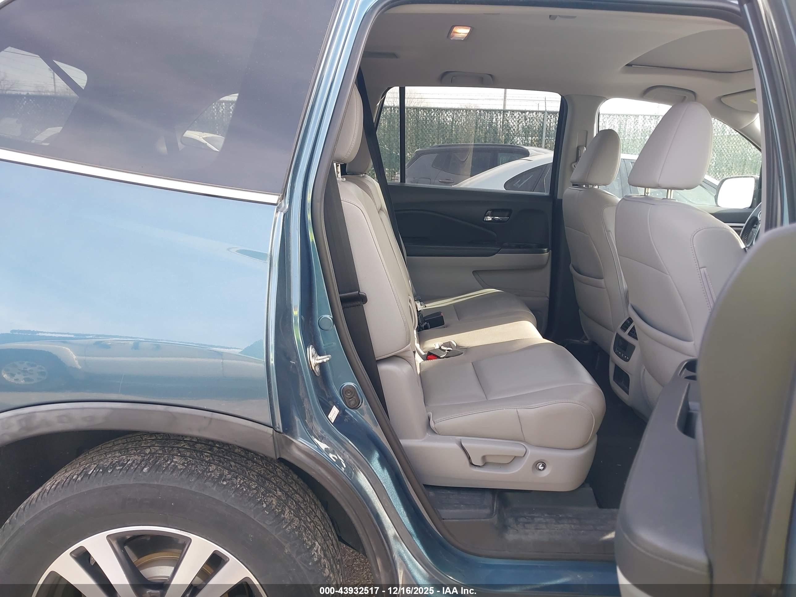 HONDA PILOT image 8