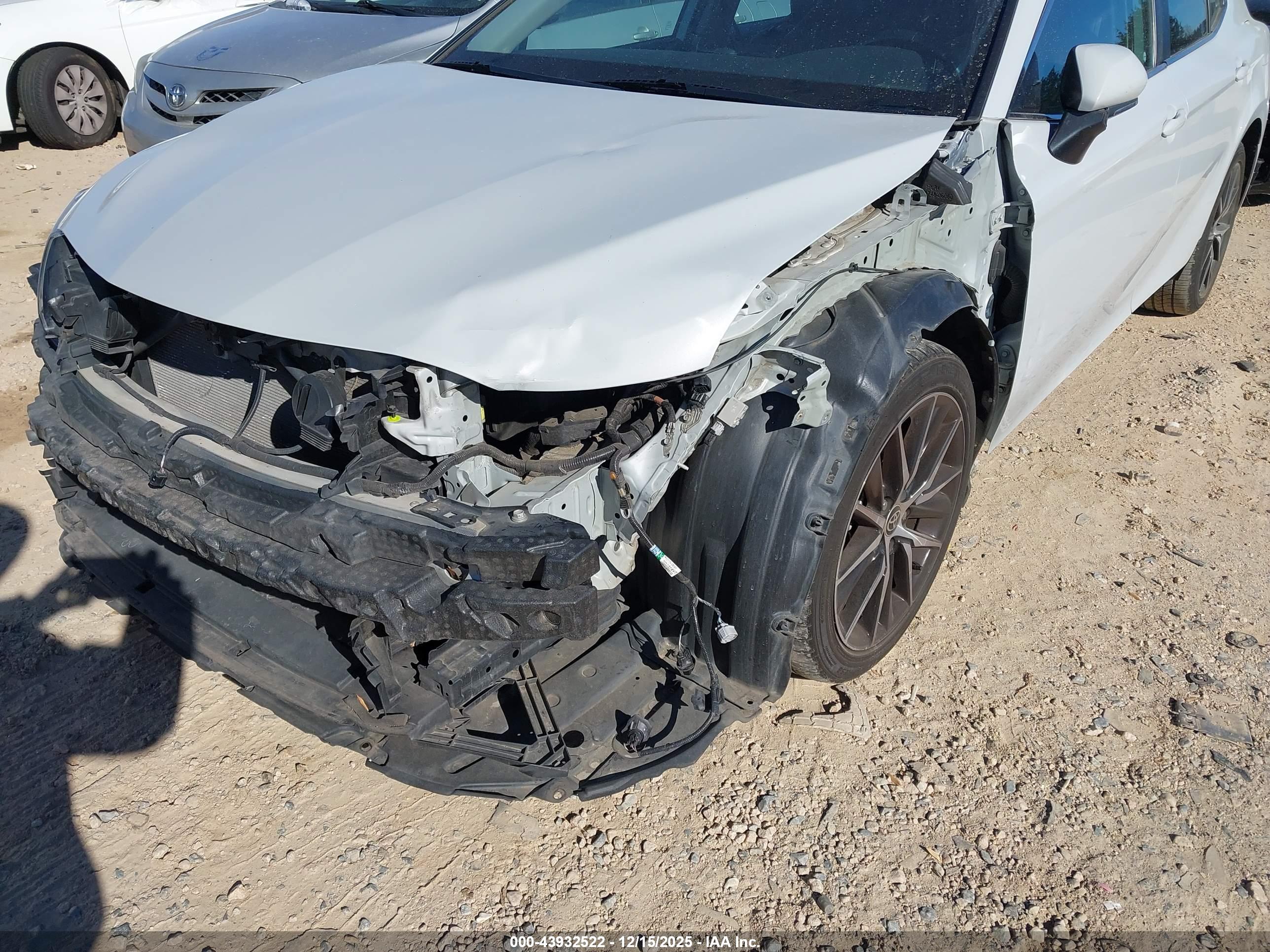 TOYOTA CAMRY image 6