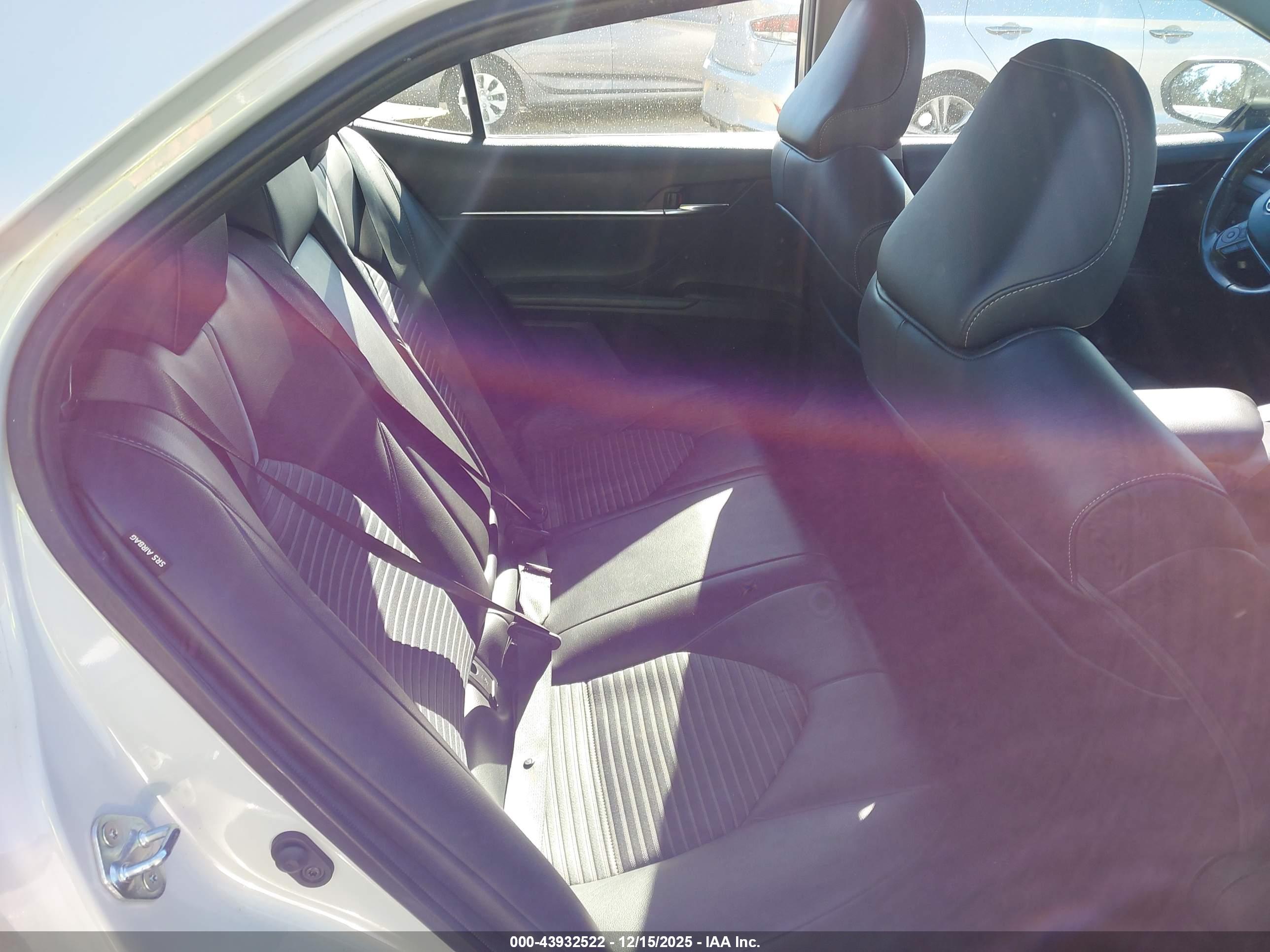 TOYOTA CAMRY image 8