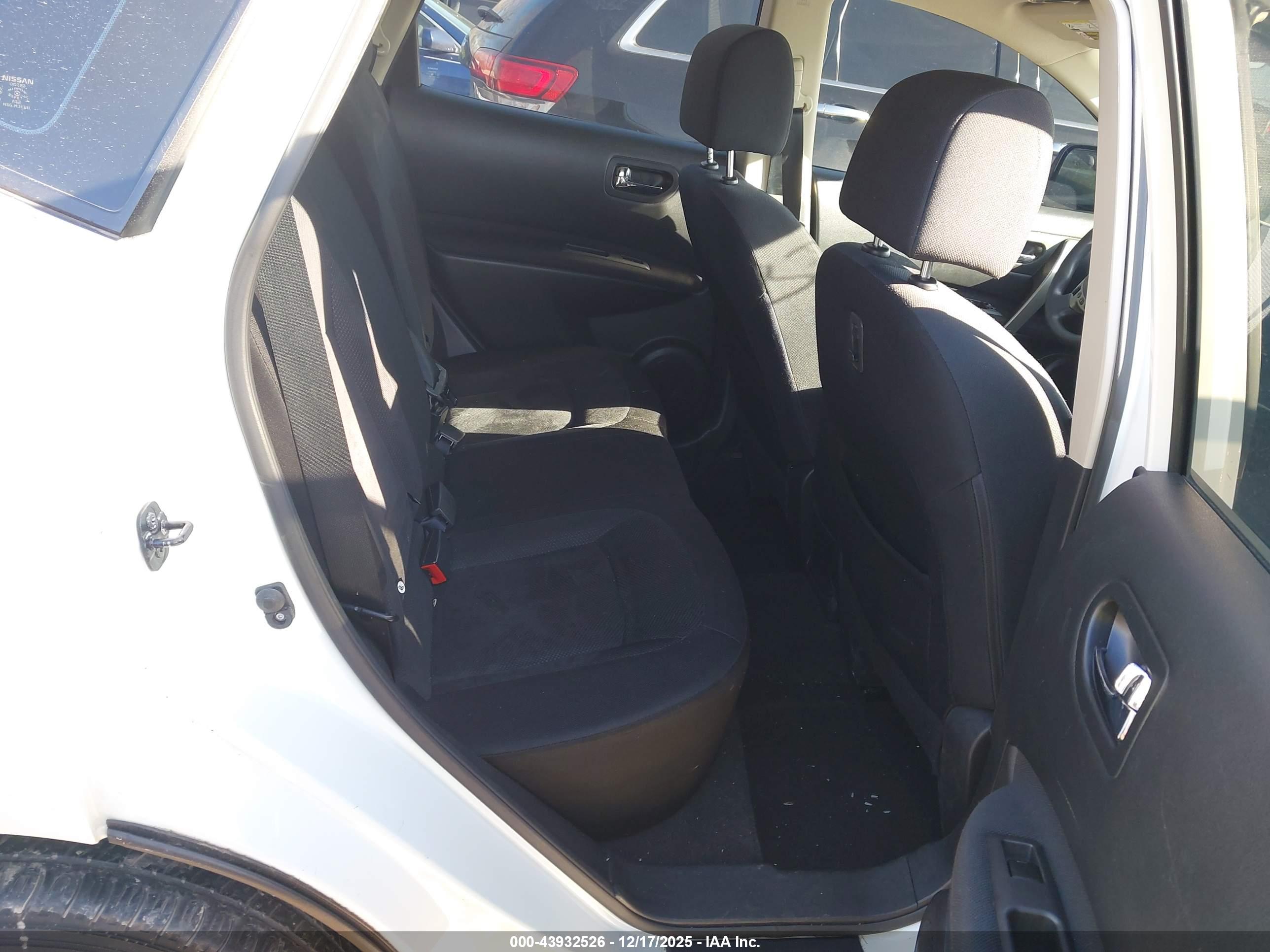 NISSAN ROGUE image 8