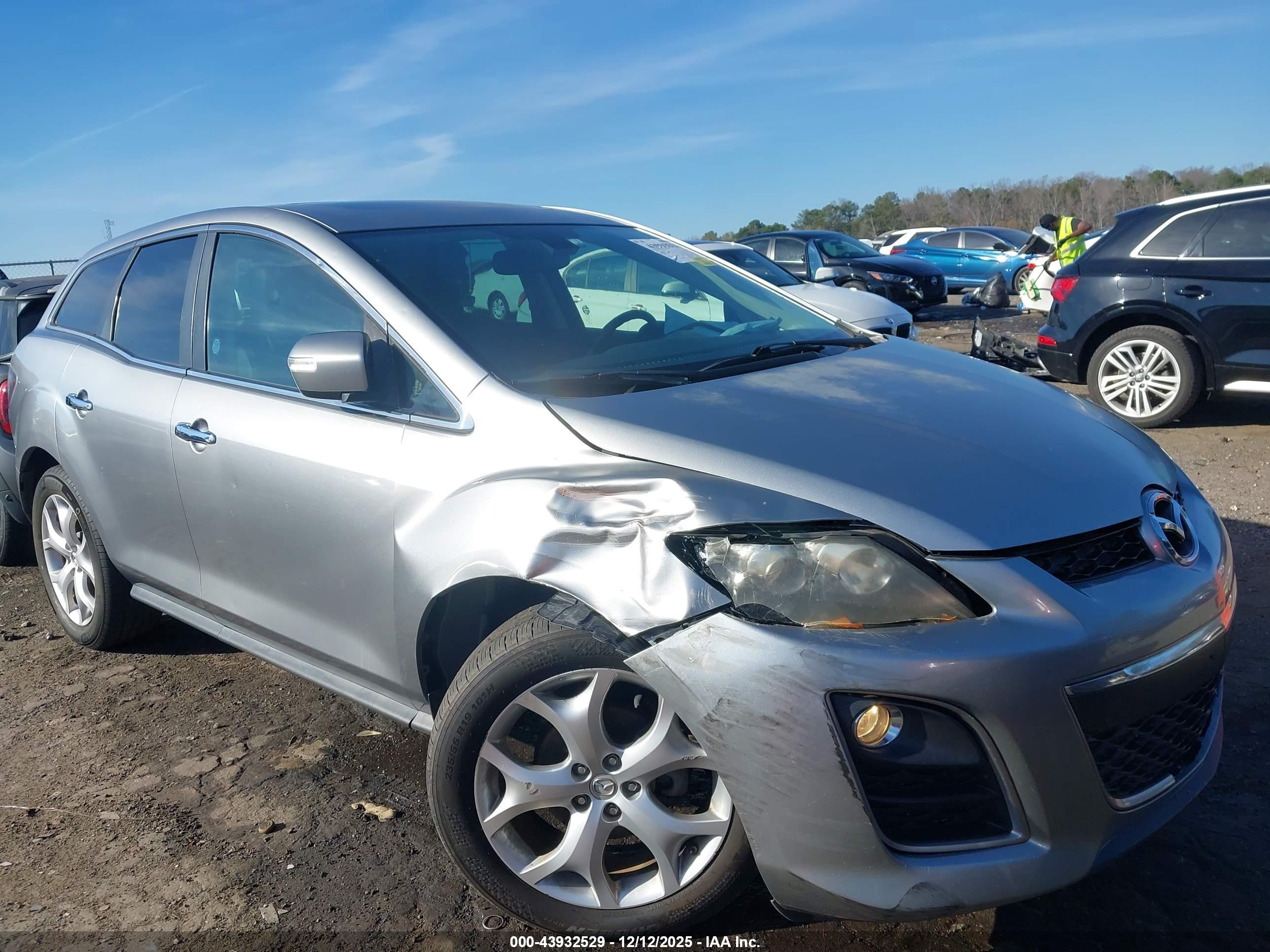 MAZDA CX-7 image 6