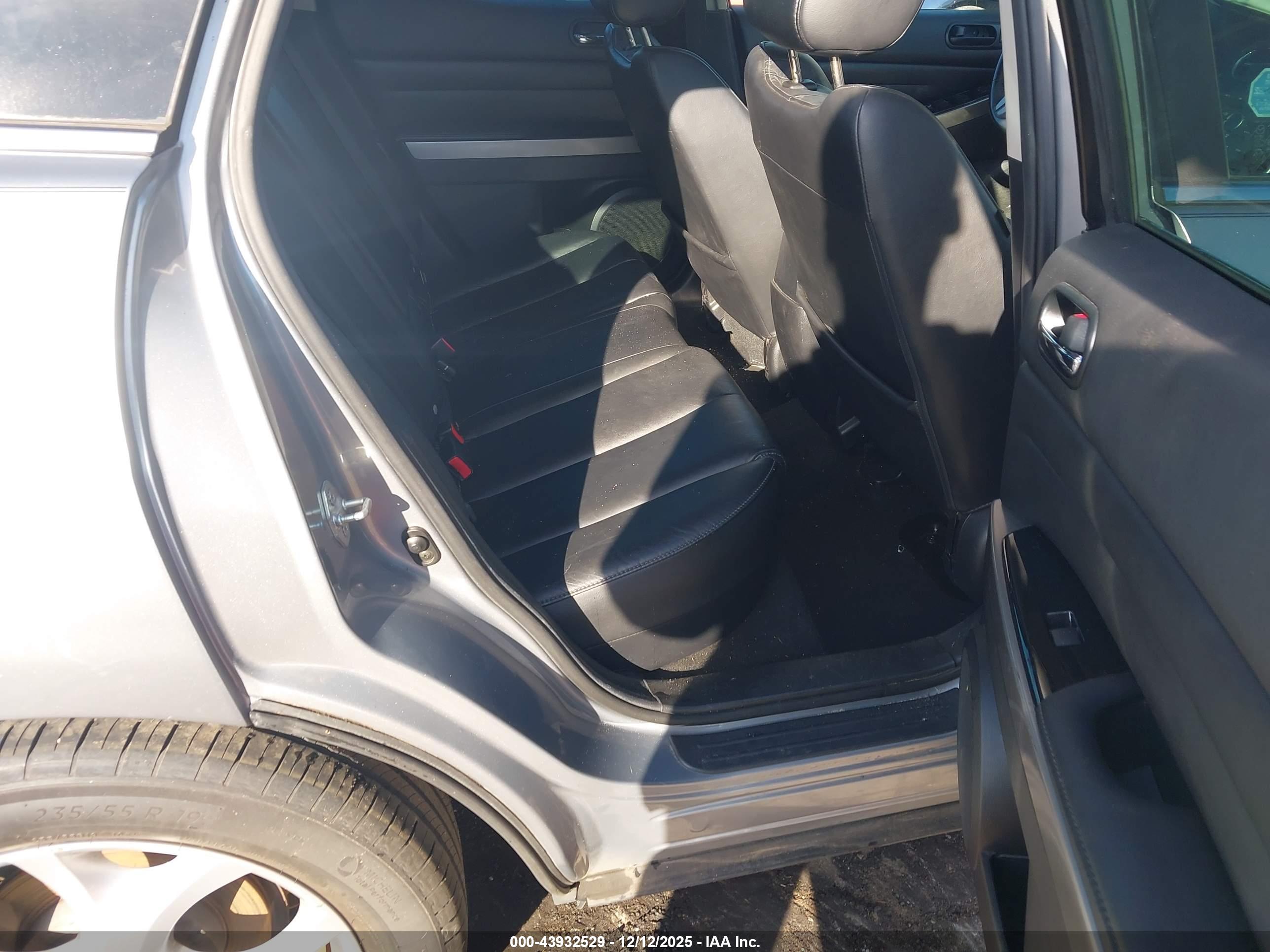 MAZDA CX-7 image 8