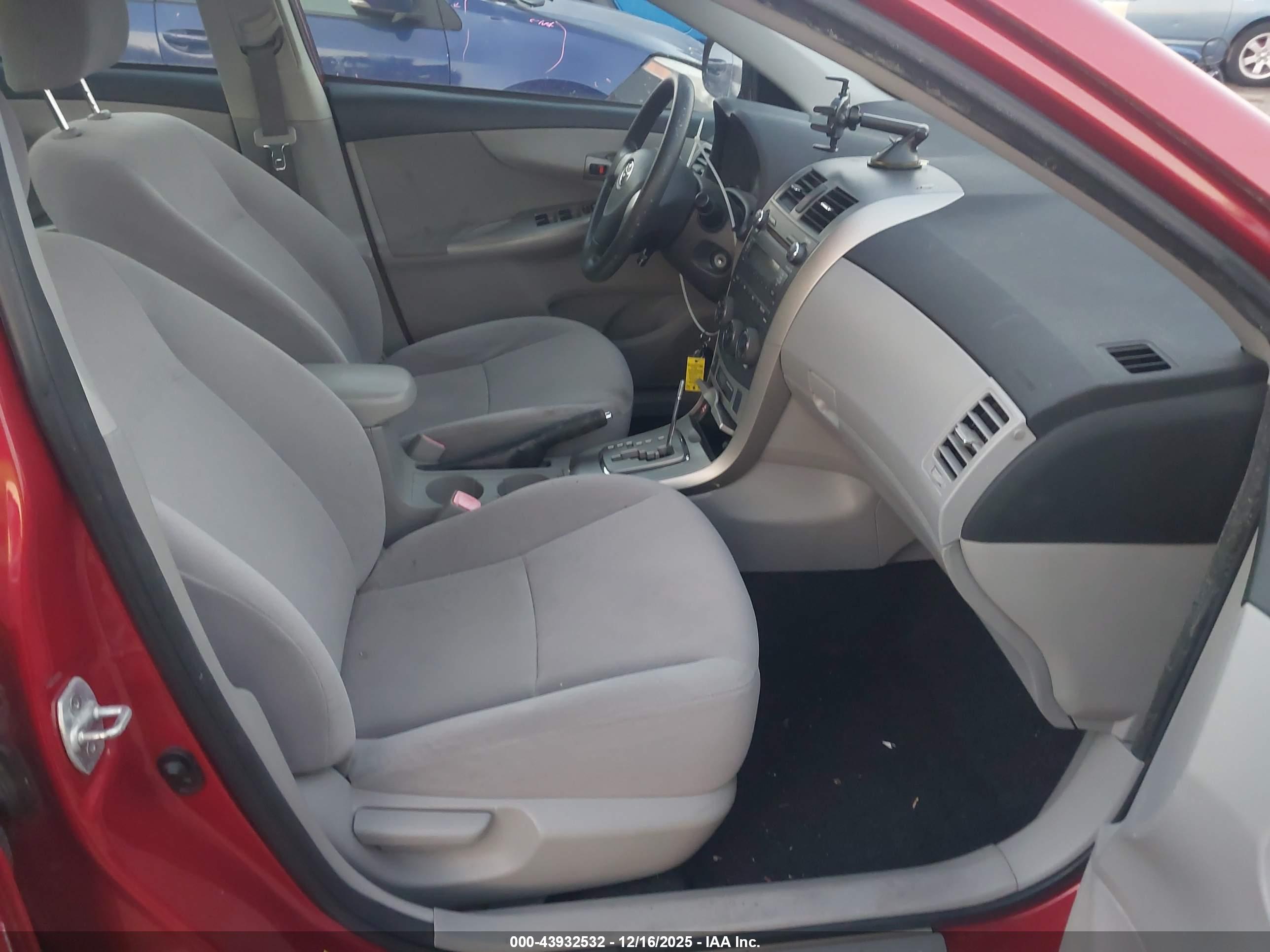 TOYOTA COROLLA image 5