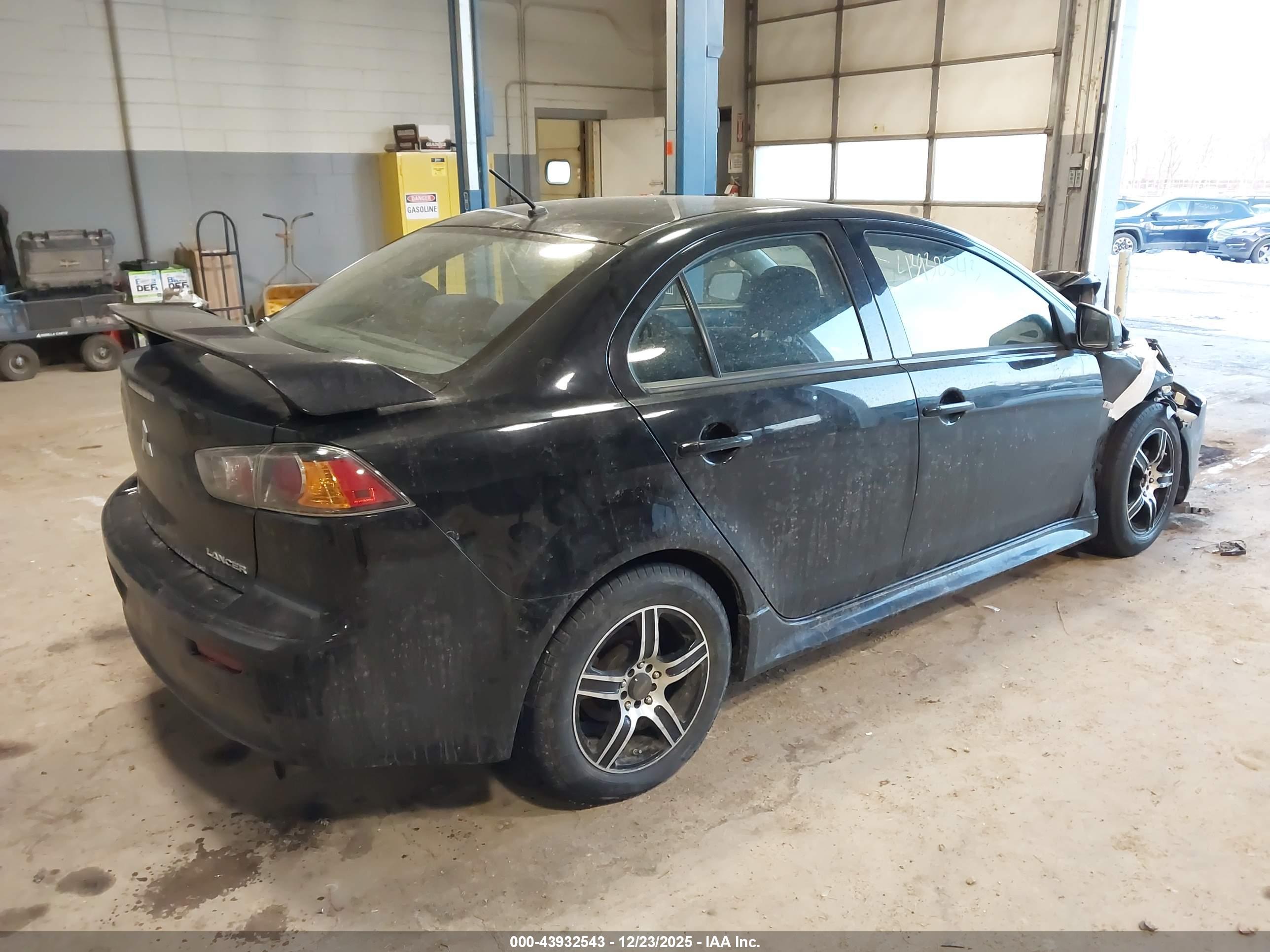 MITSUBISHI LANCER image 4