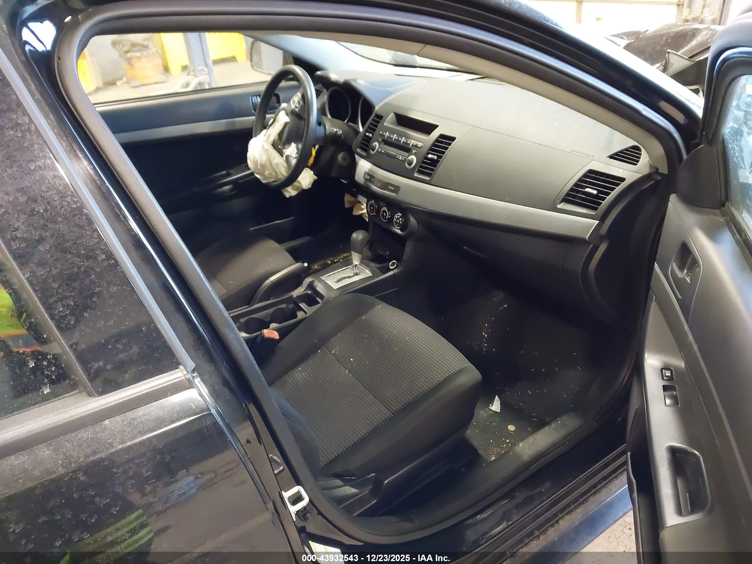 MITSUBISHI LANCER image 5