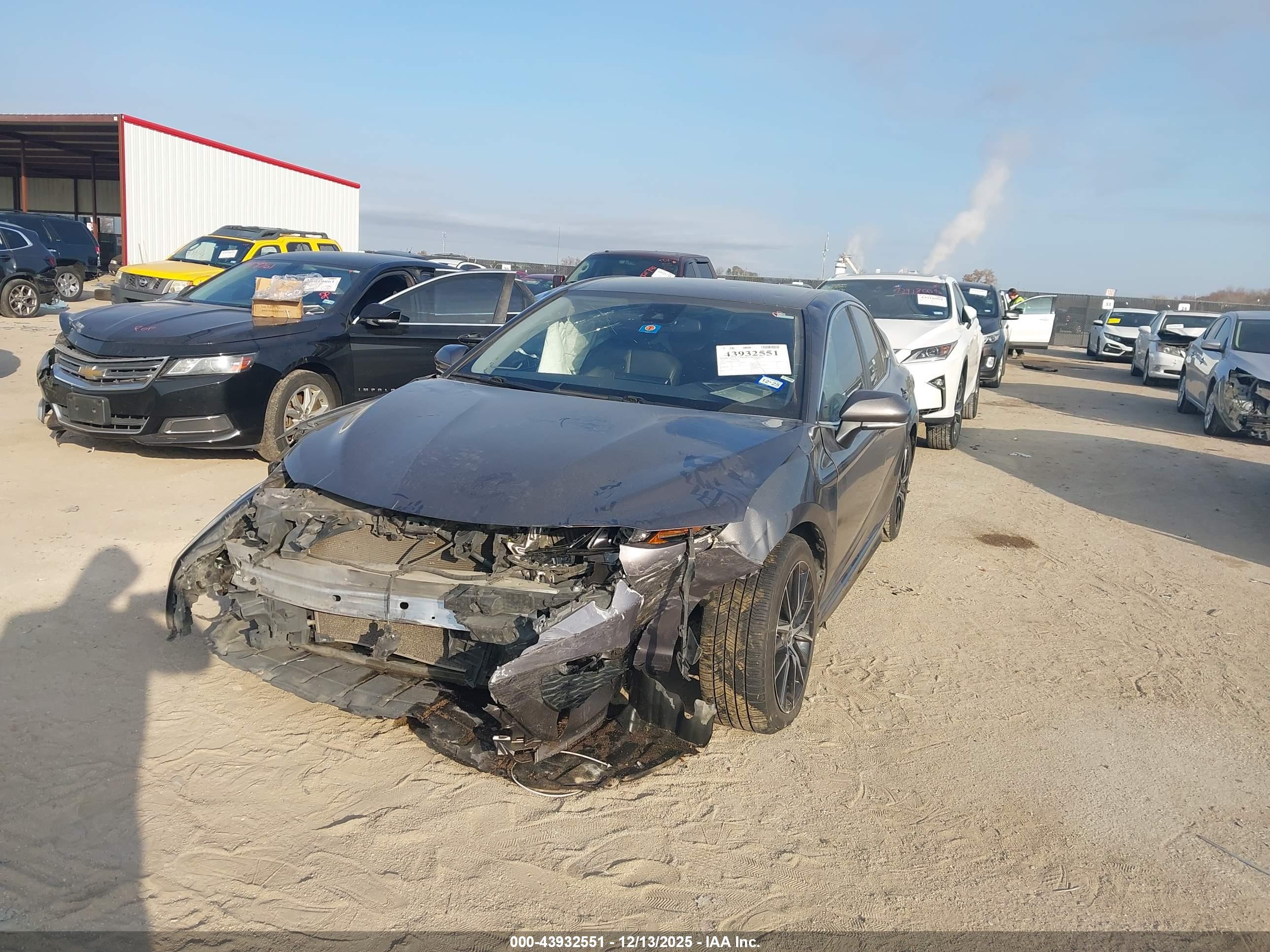 TOYOTA CAMRY image 2