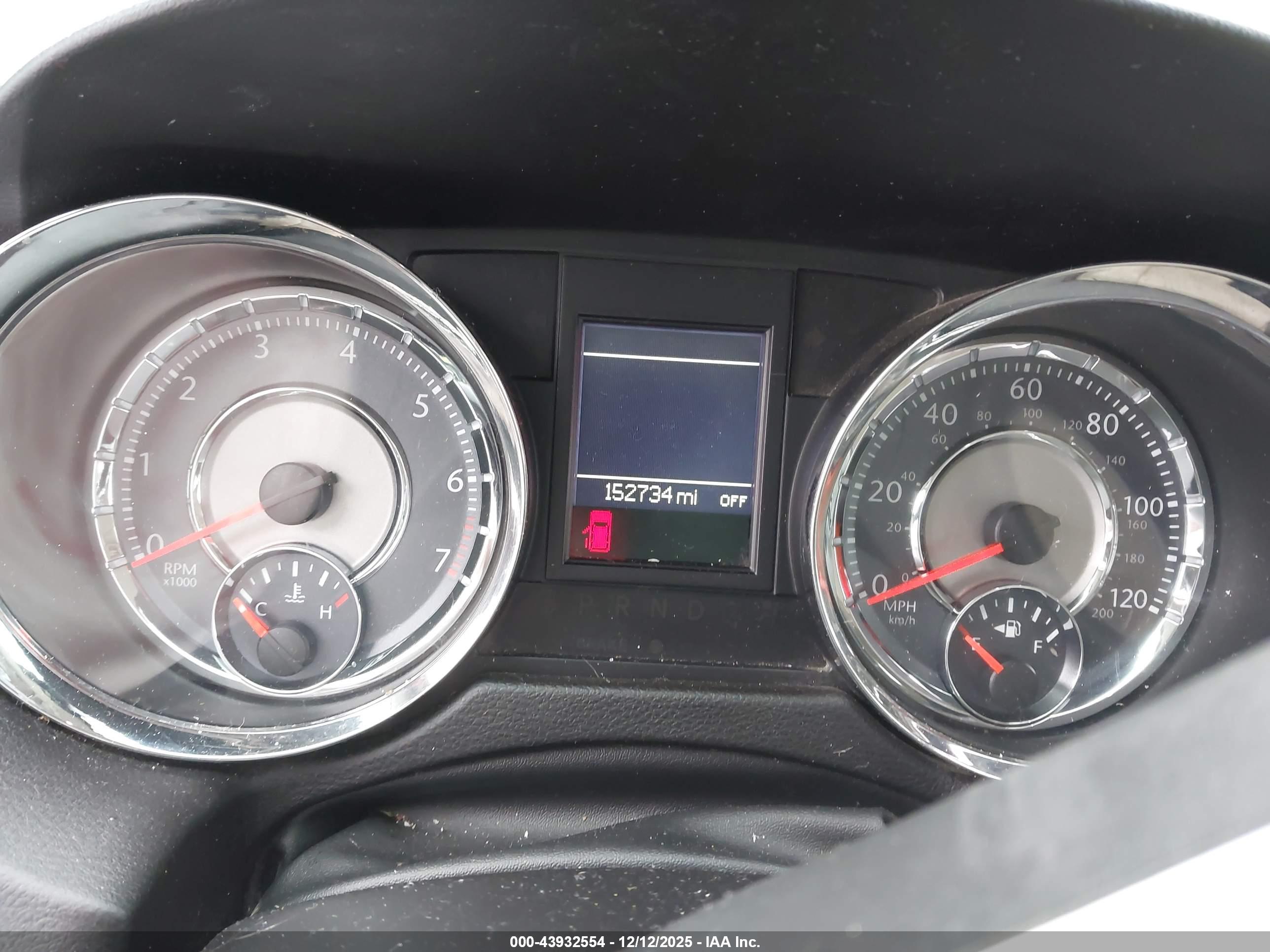 CHRYSLER TOWN image 7