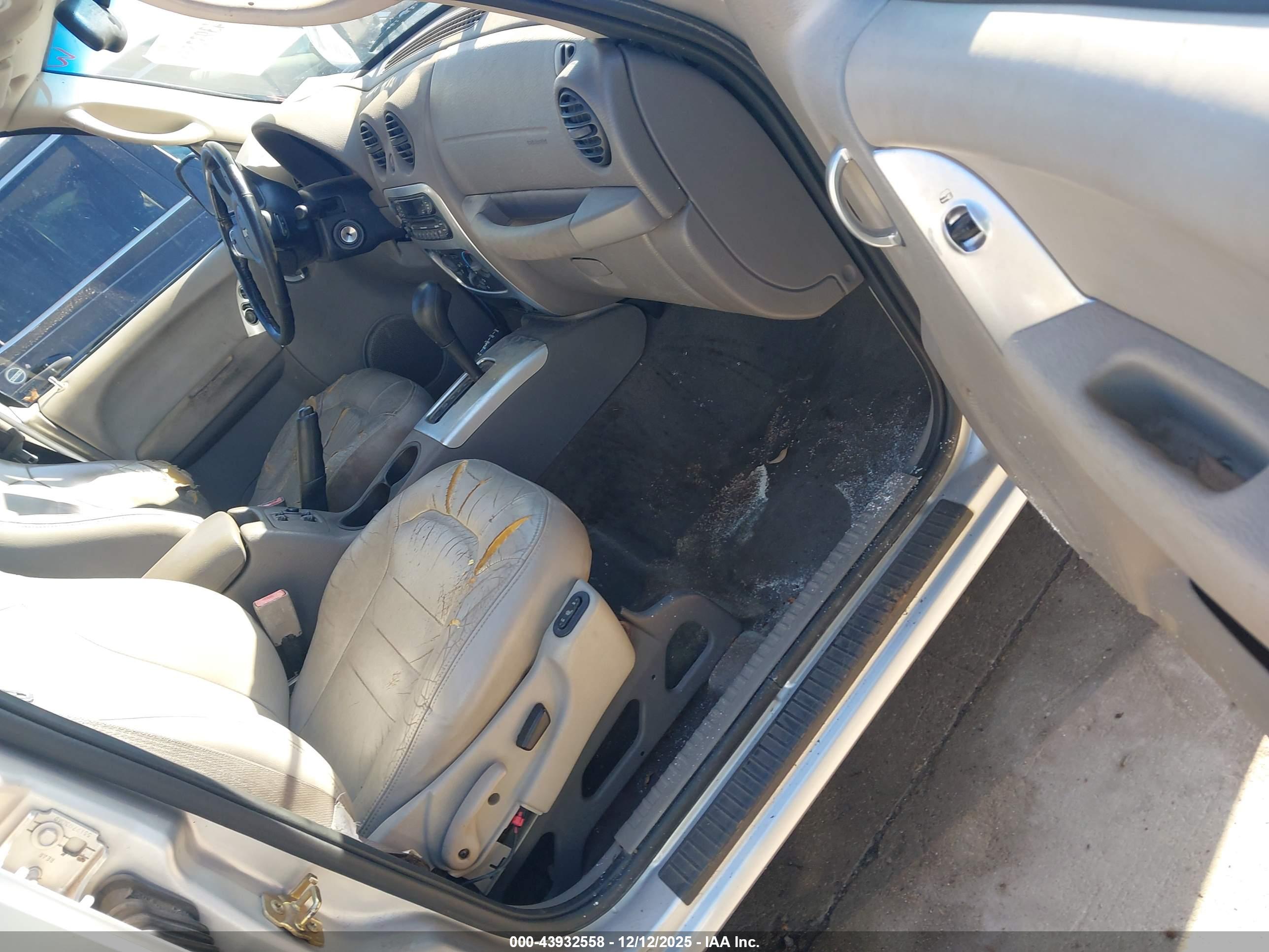 JEEP LIBERTY image 5