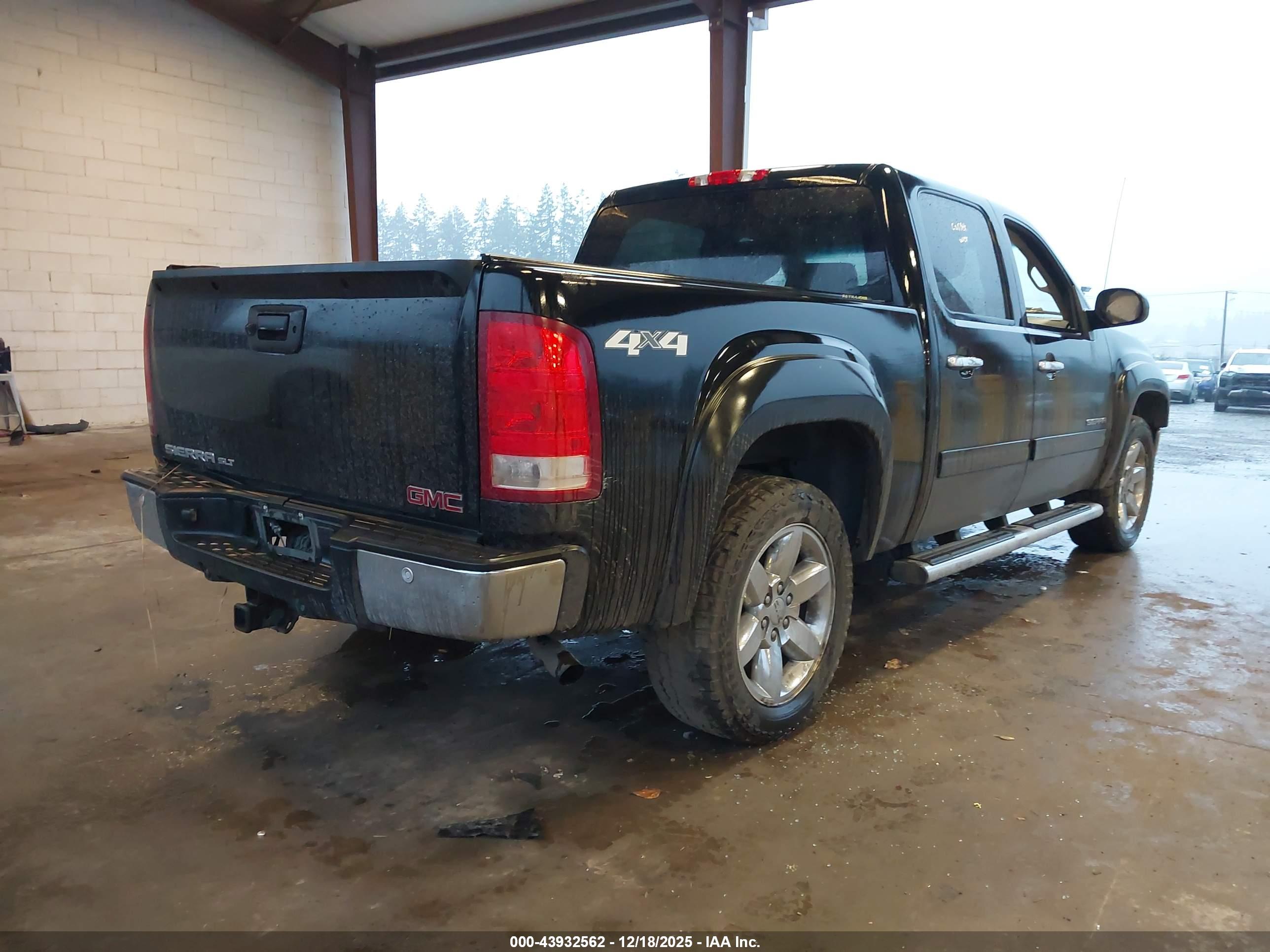 GMC SIERRA image 4