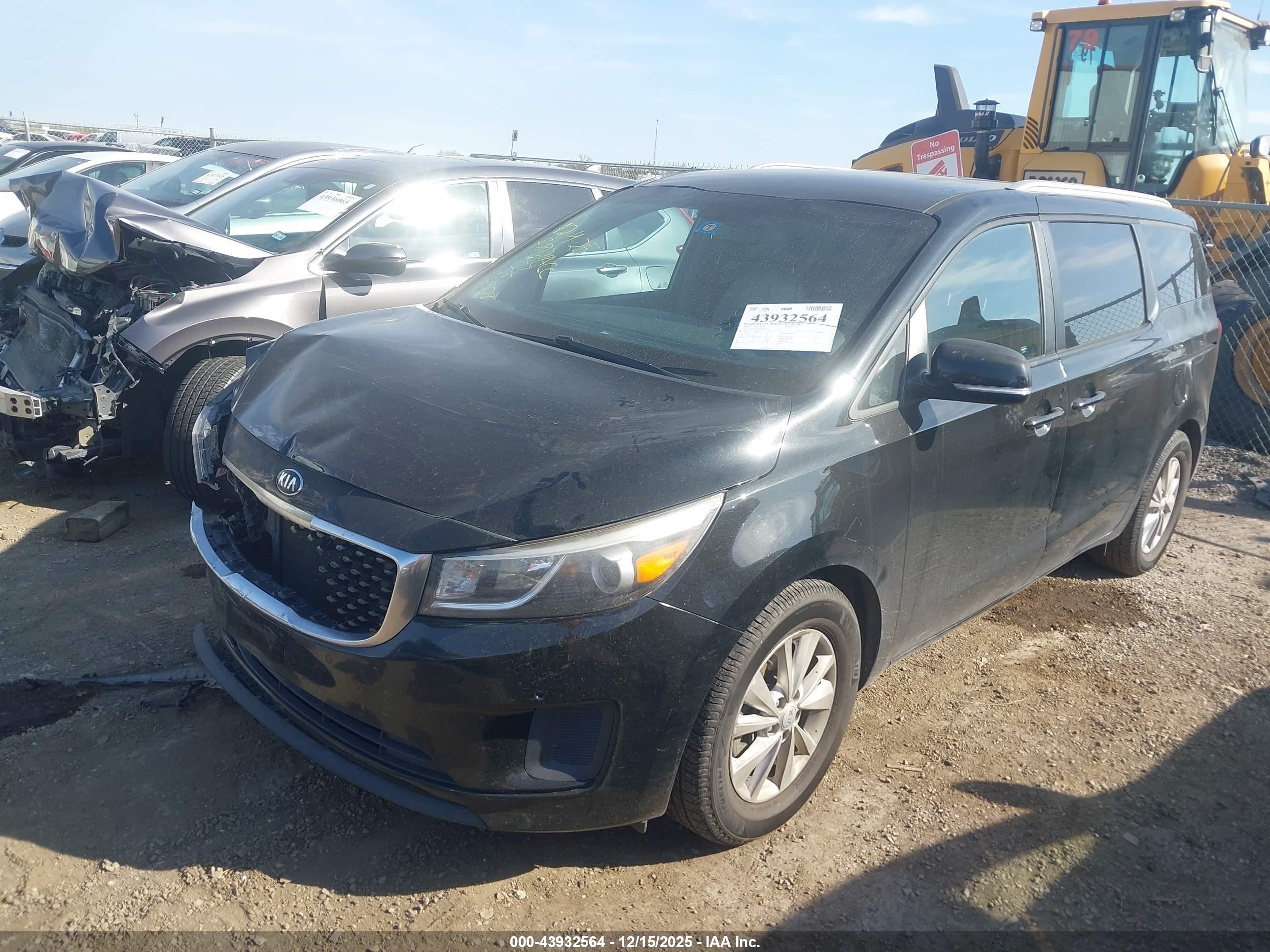 KIA SEDONA image 2