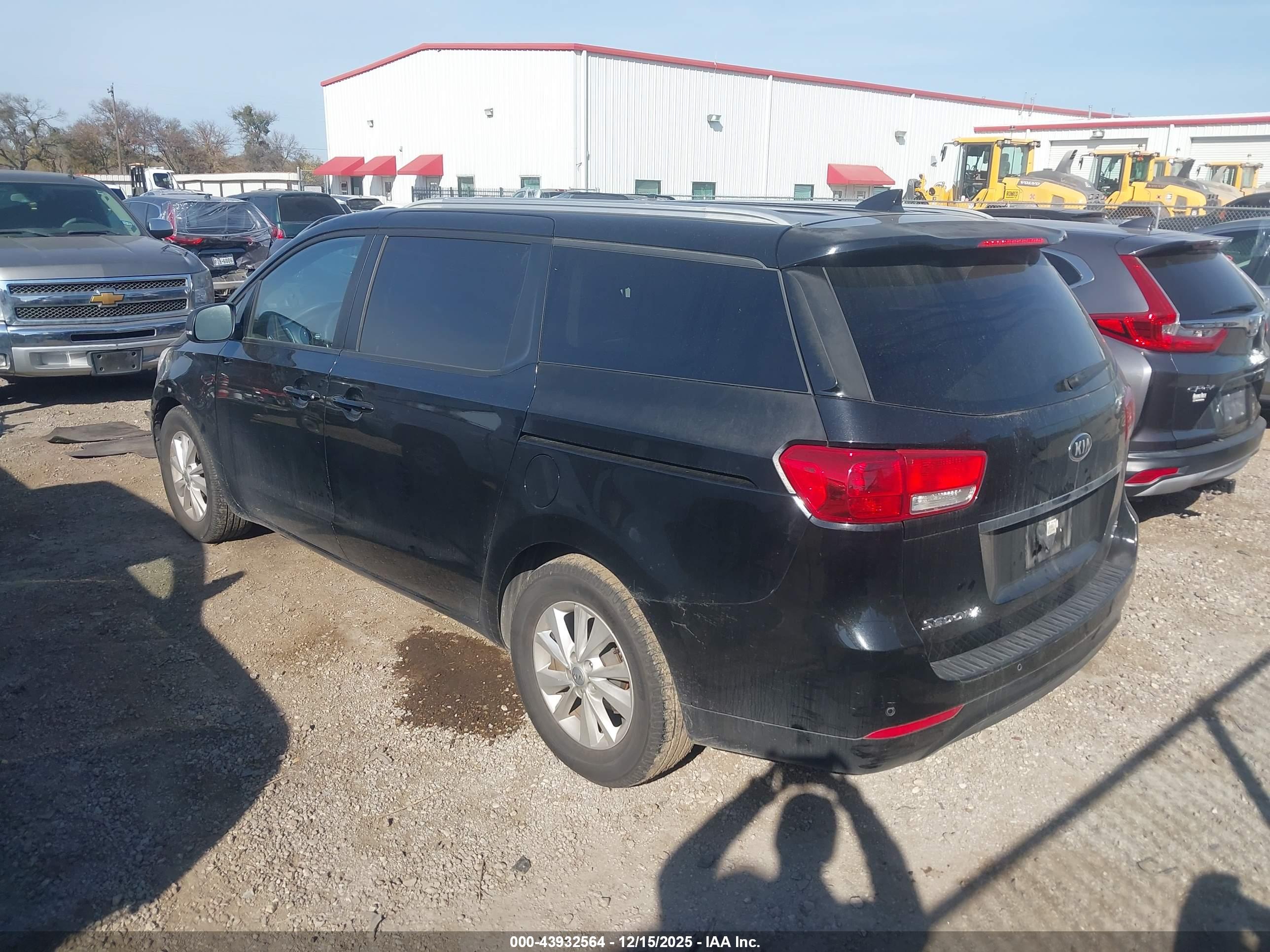 KIA SEDONA image 3
