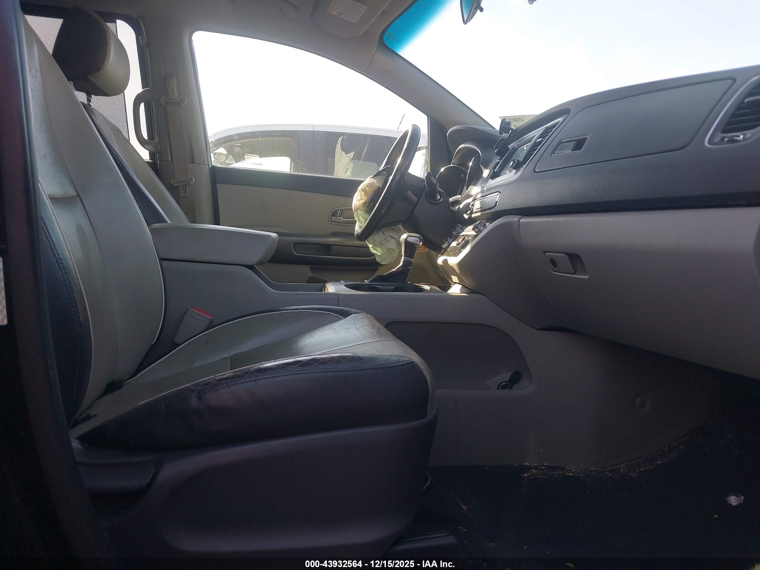 KIA SEDONA image 5