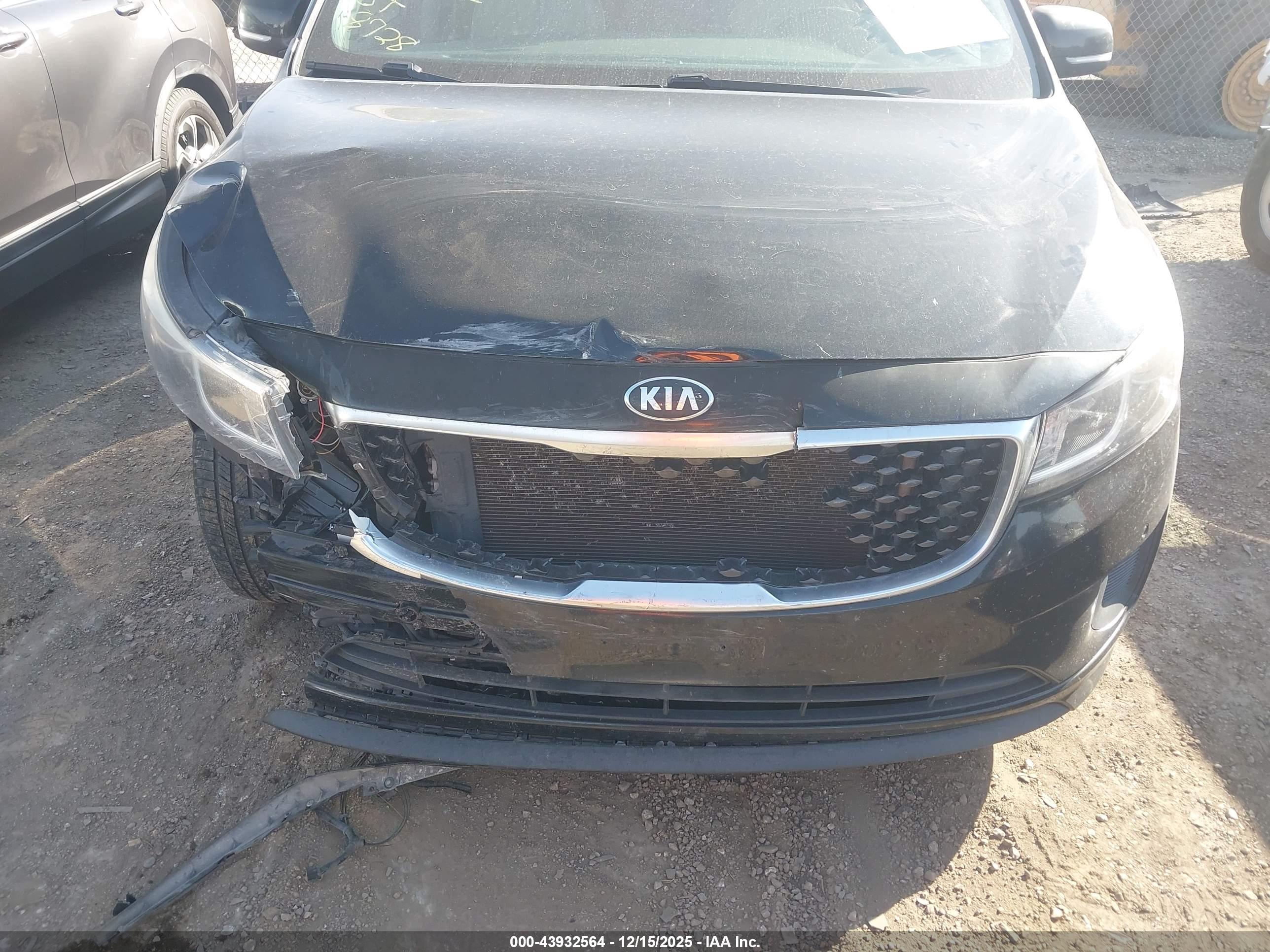 KIA SEDONA image 6
