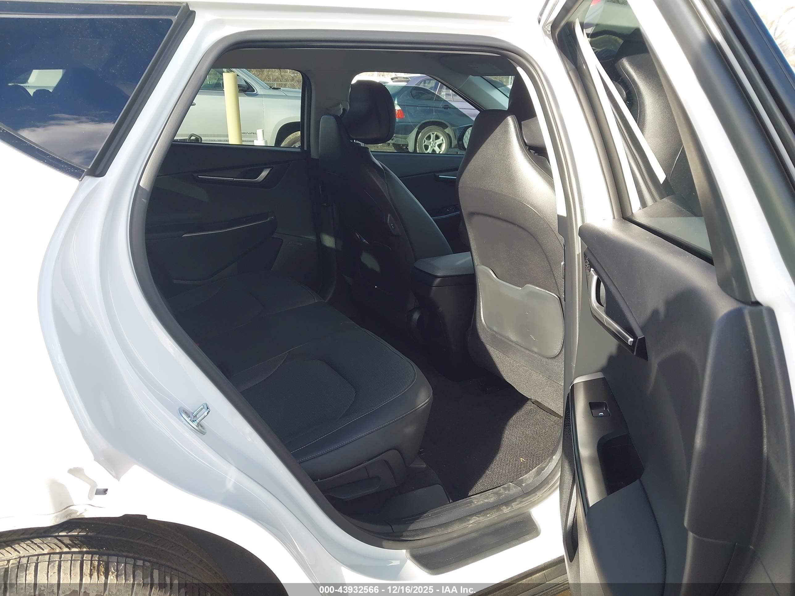 KIA EV6 image 8