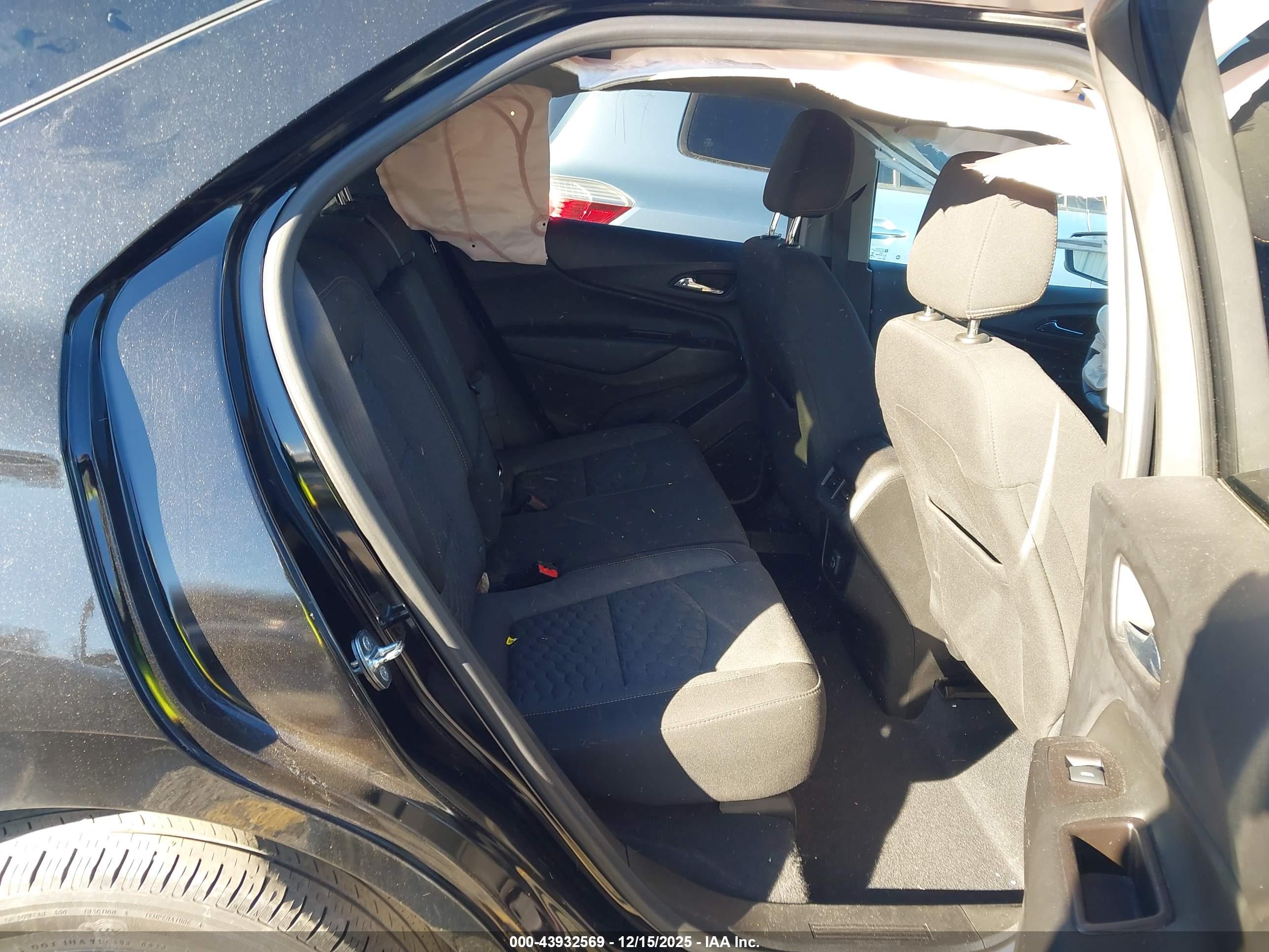 CHEVROLET EQUINOX image 8