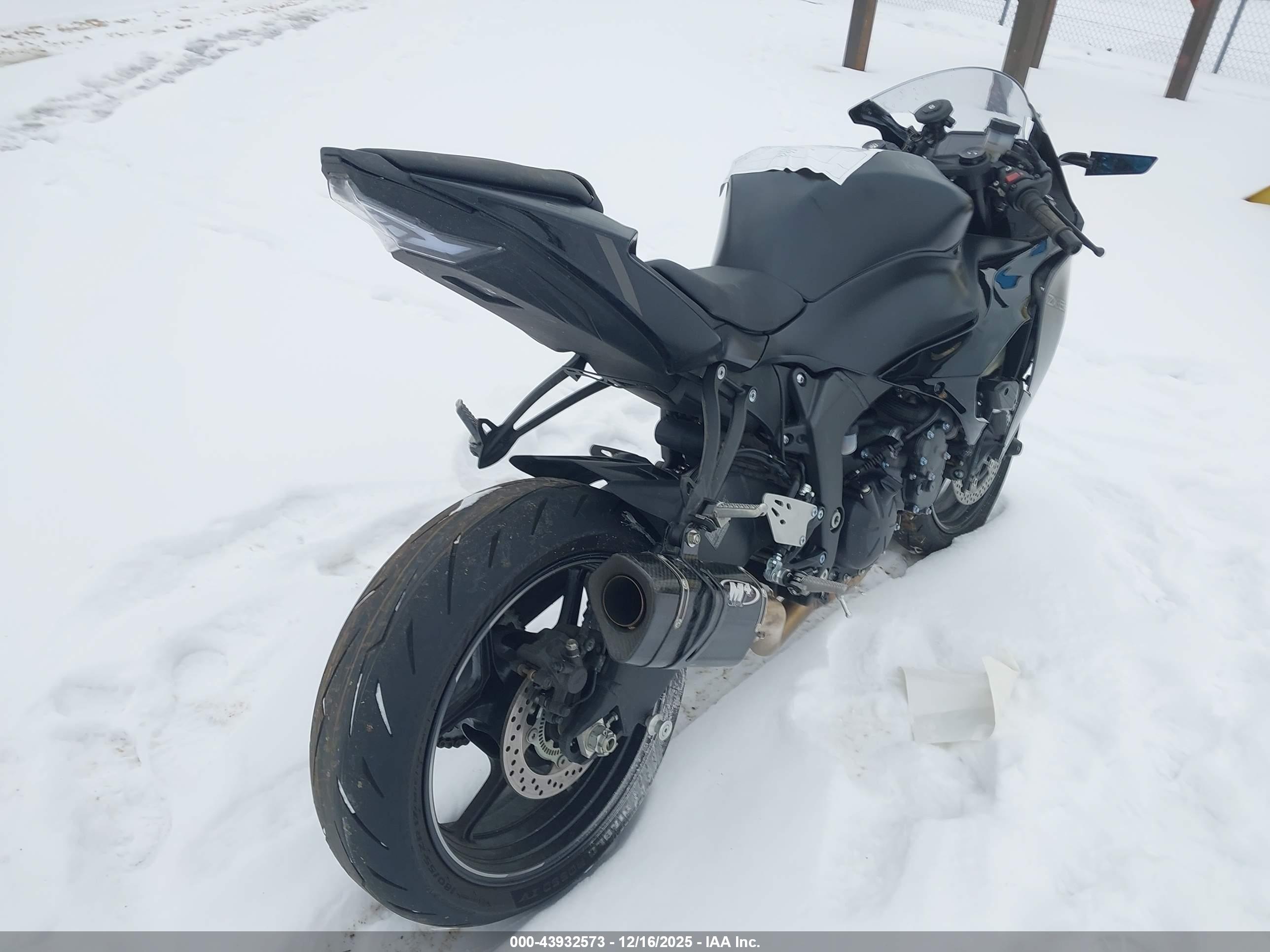 KAWASAKI ZX636 image 4