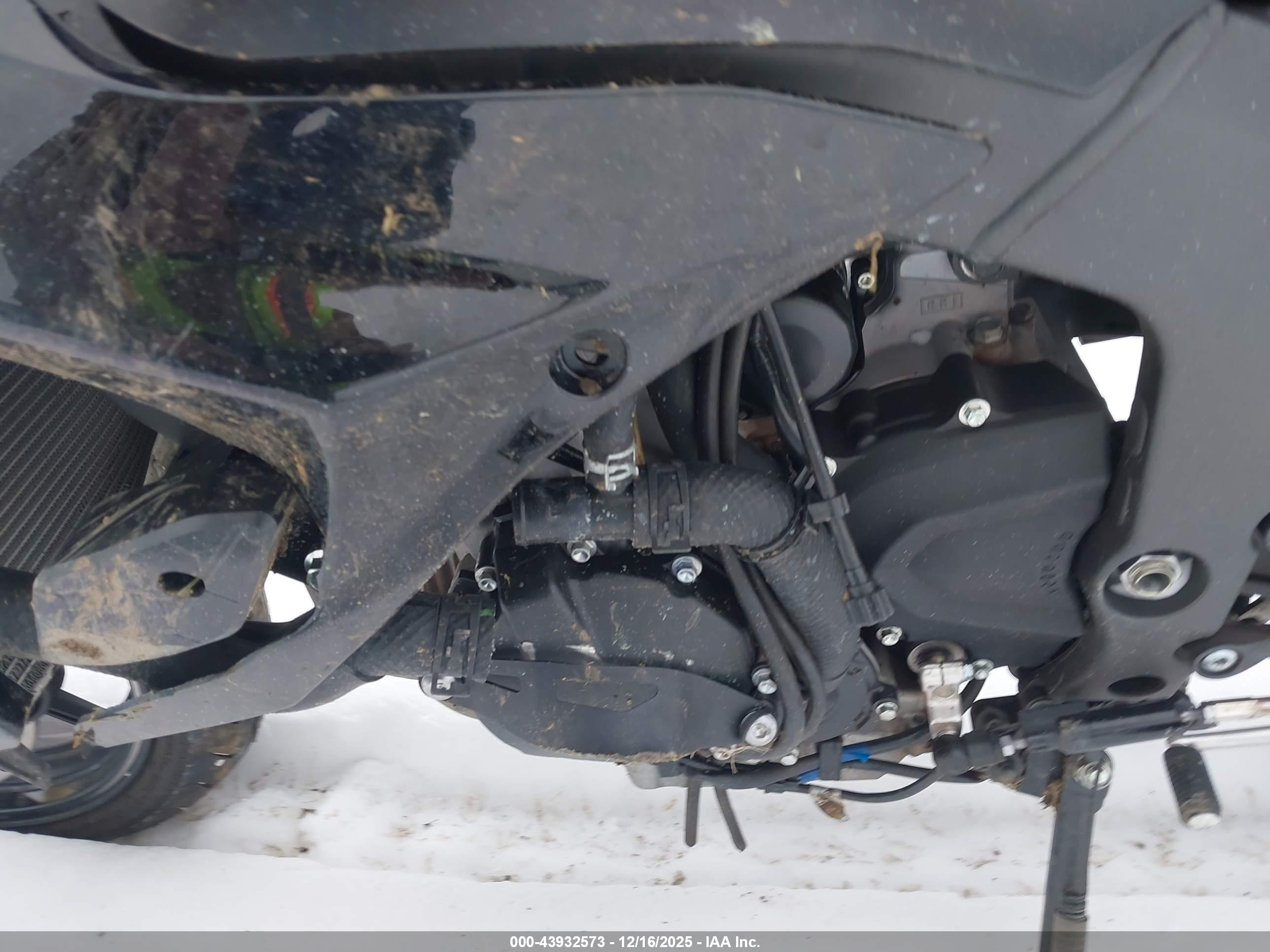 KAWASAKI ZX636 image 9