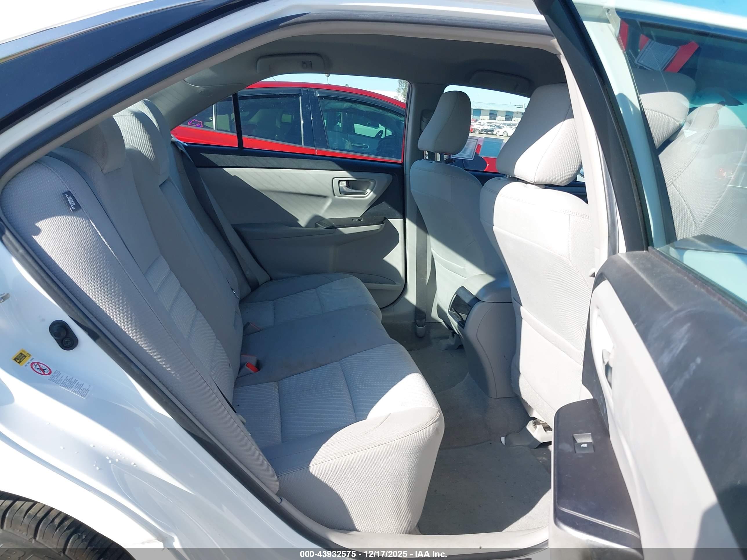 TOYOTA CAMRY image 8