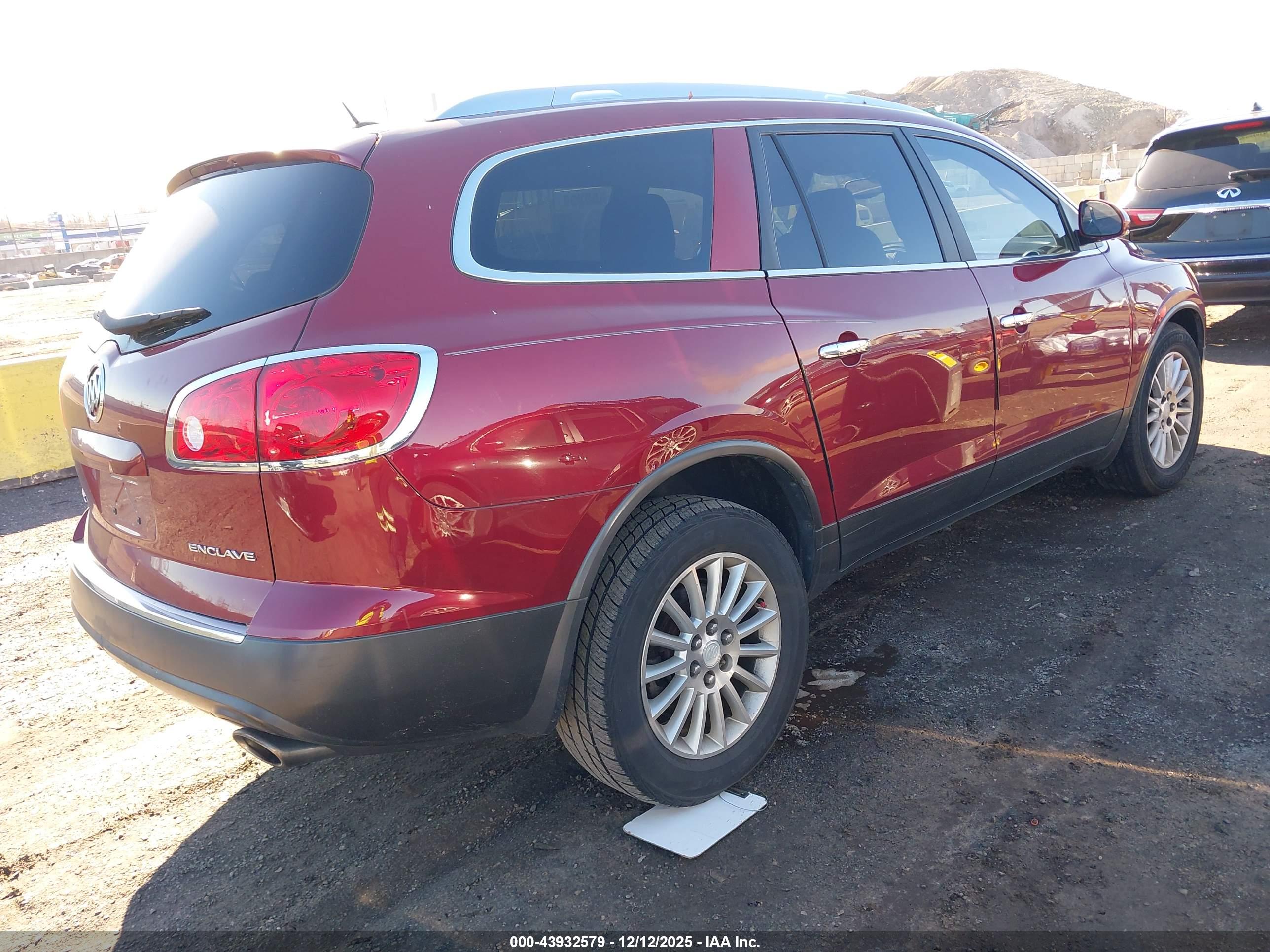 BUICK ENCLAVE image 4