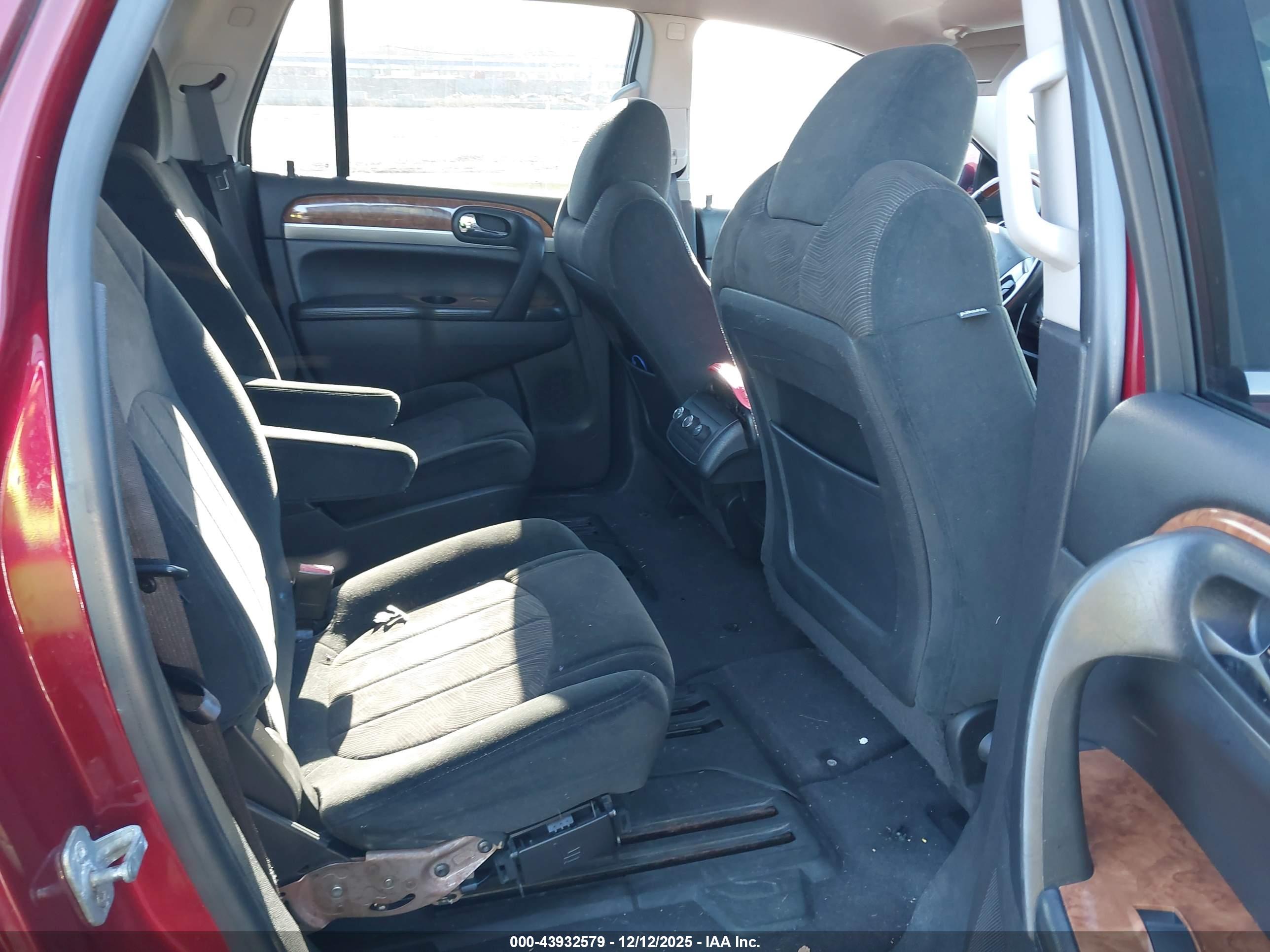 BUICK ENCLAVE image 8