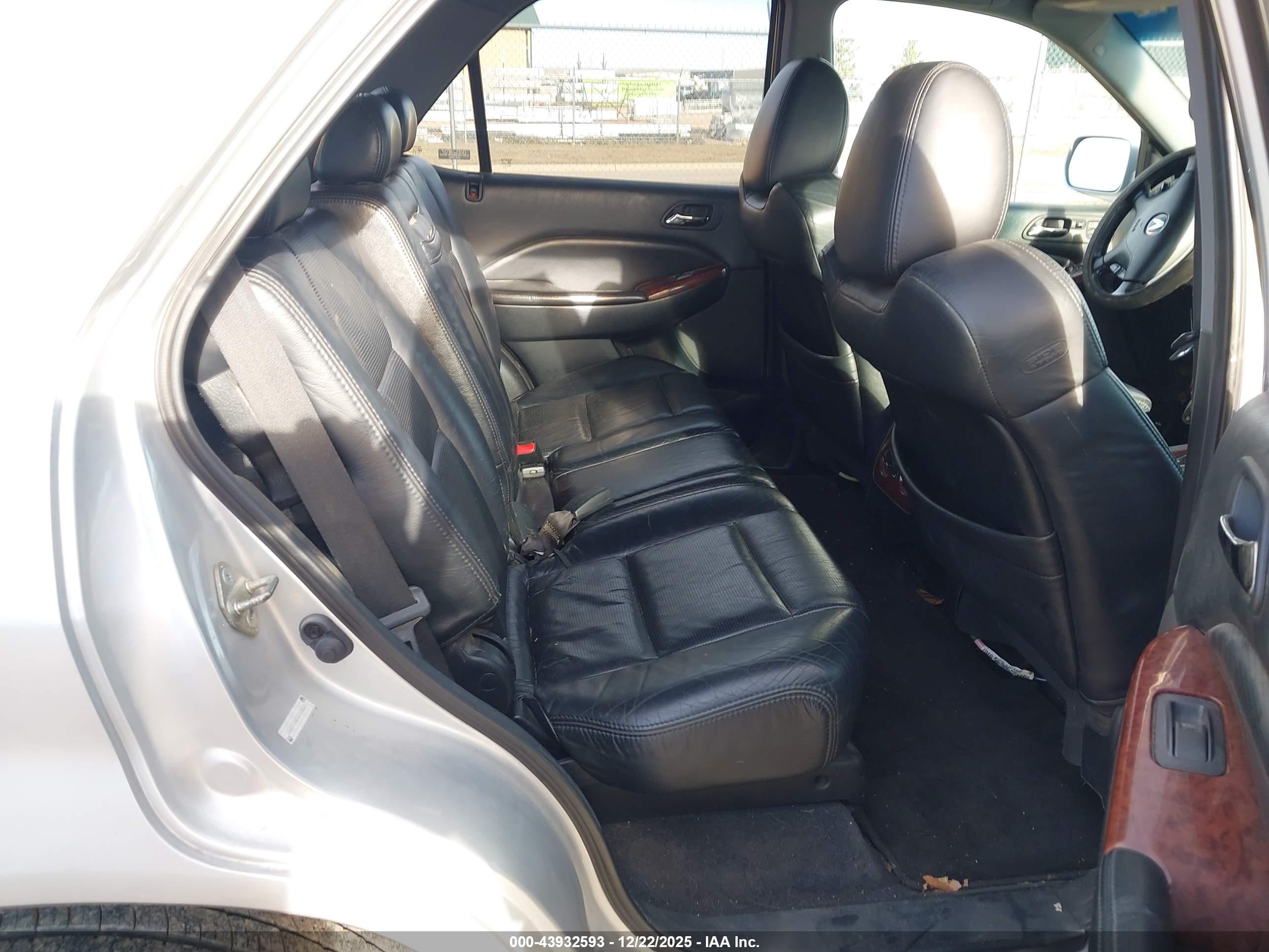 ACURA MDX image 8