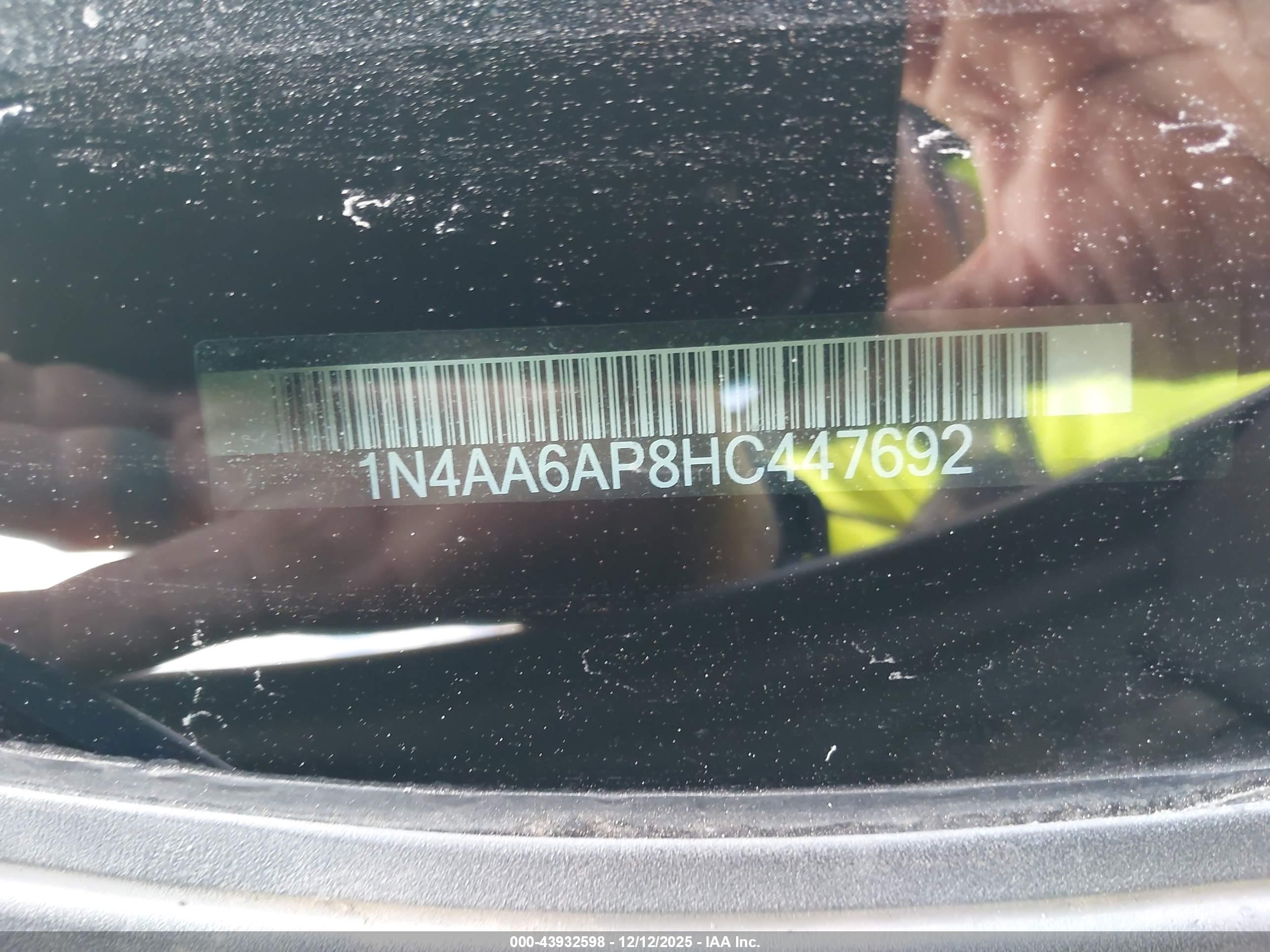 NISSAN MAXIMA image 9