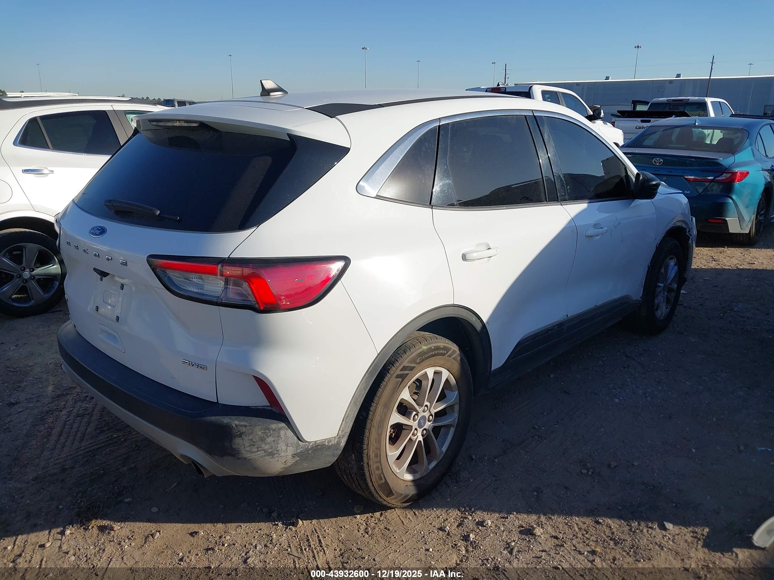 FORD ESCAPE image 4