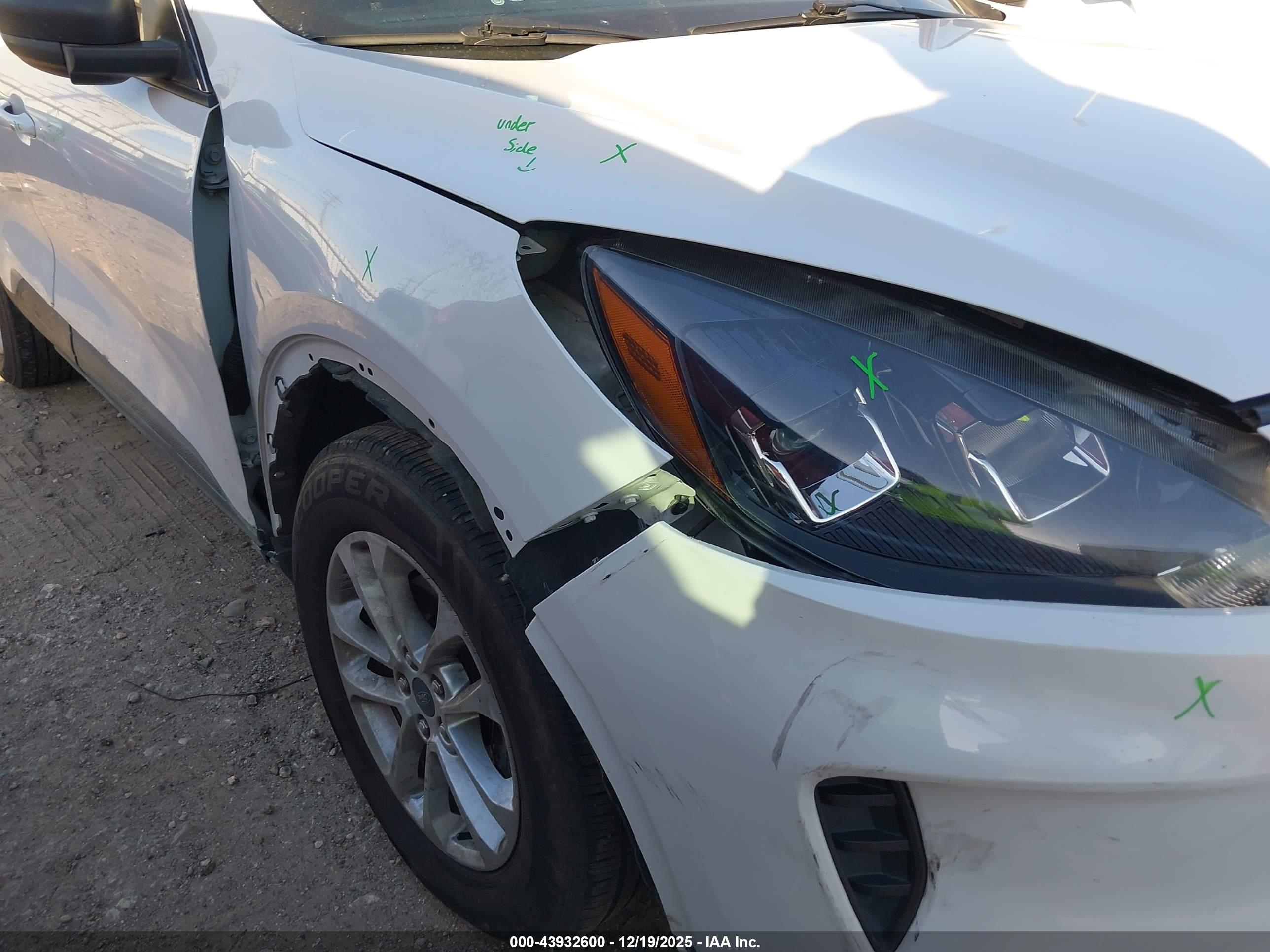 FORD ESCAPE image 6