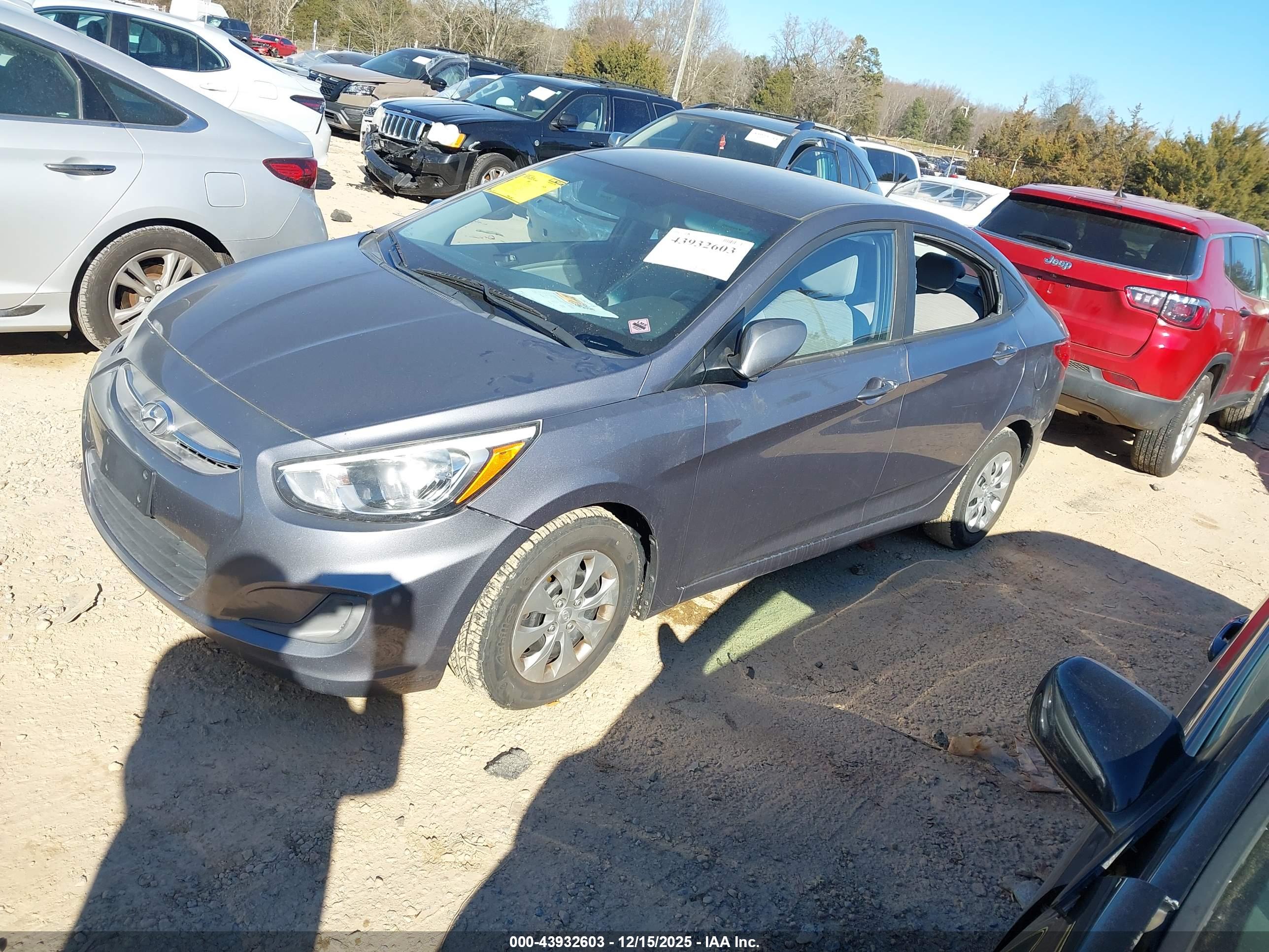 HYUNDAI ACCENT image 2