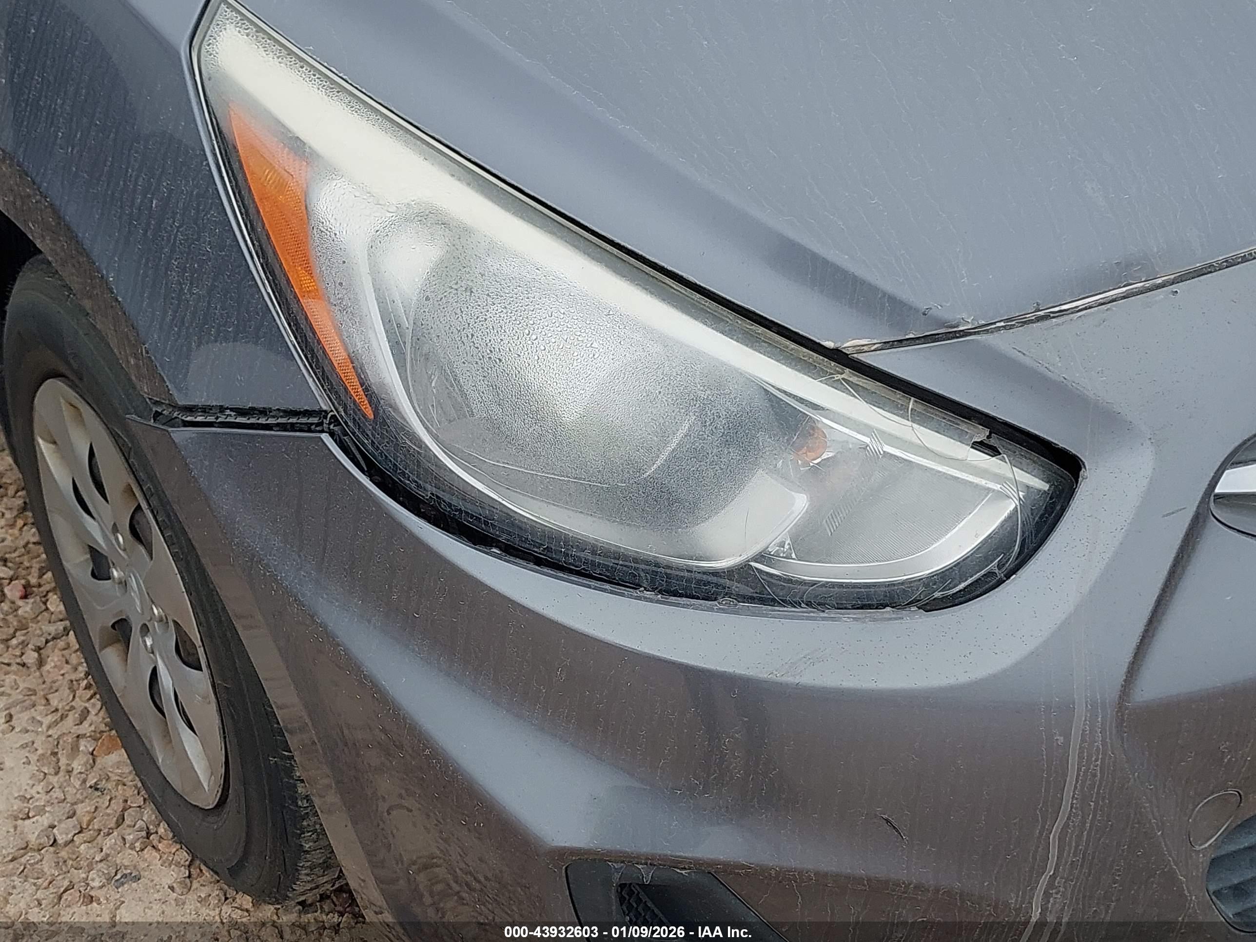 HYUNDAI ACCENT image 6