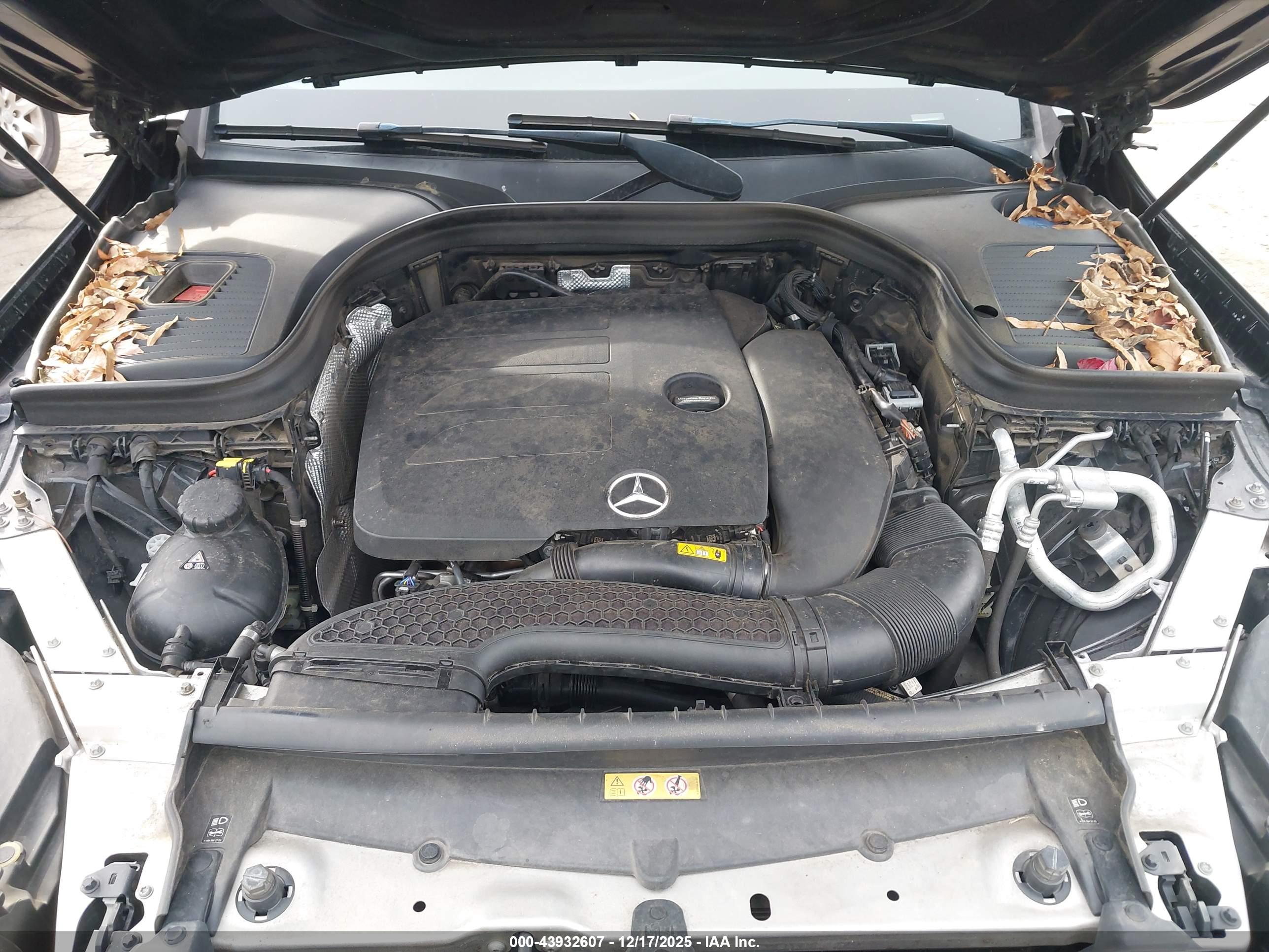 MERCEDES-BENZ GLC image 10